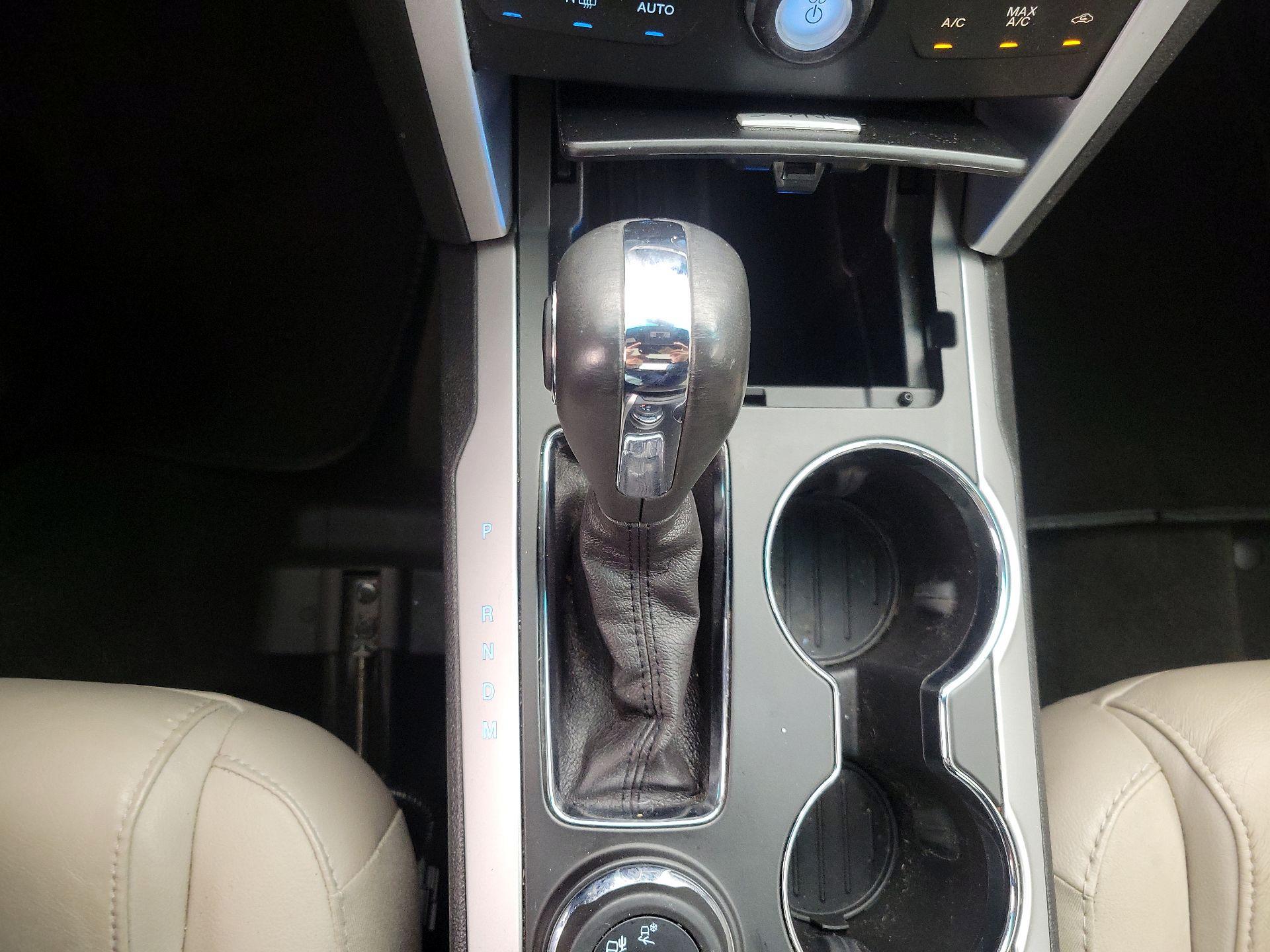 Thumbnail: 2015 Ford Explorer - 18
