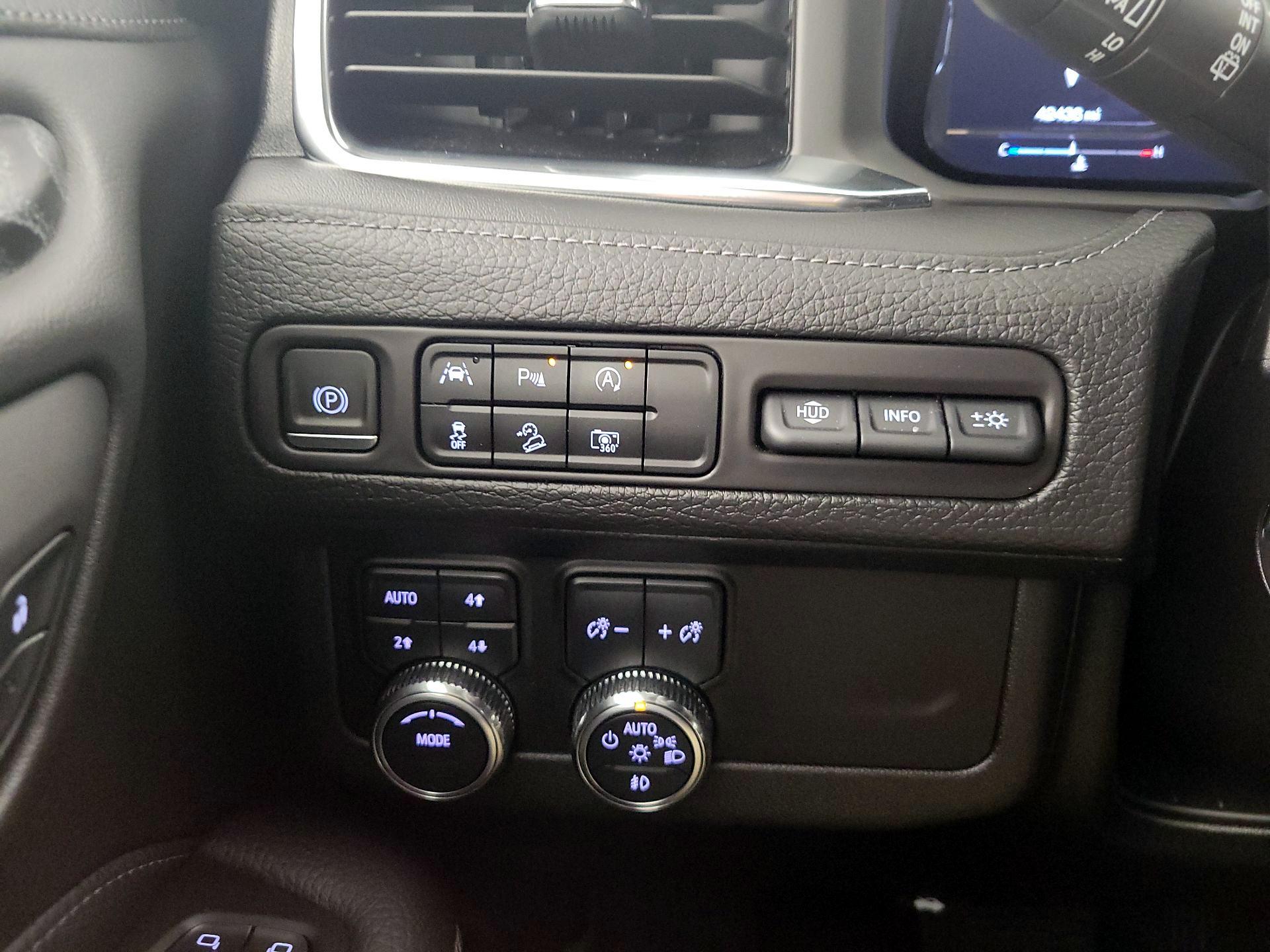 Thumbnail: 2023 GMC Yukon XL - 13