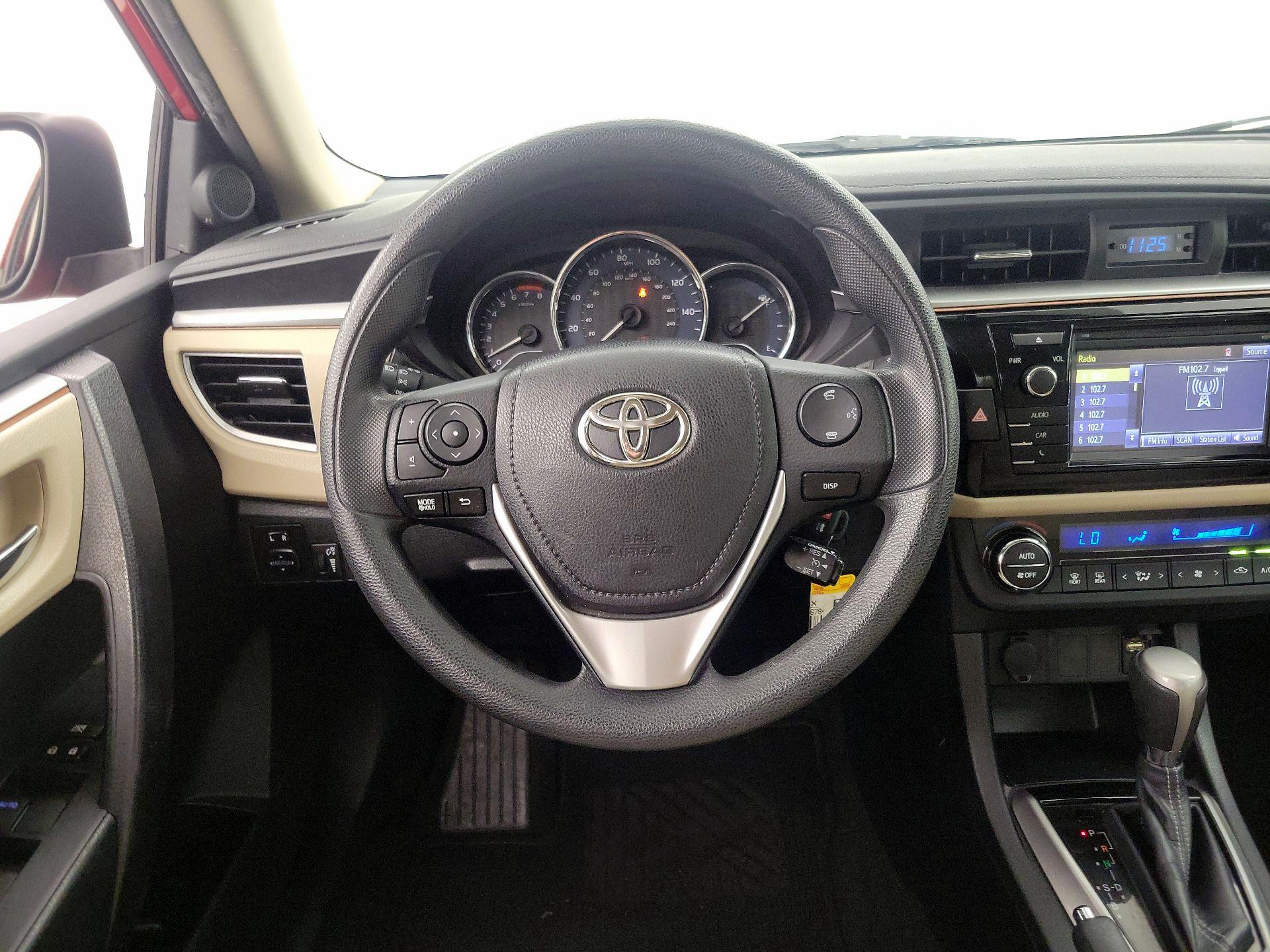 Thumbnail: 2015 Toyota Corolla - 10