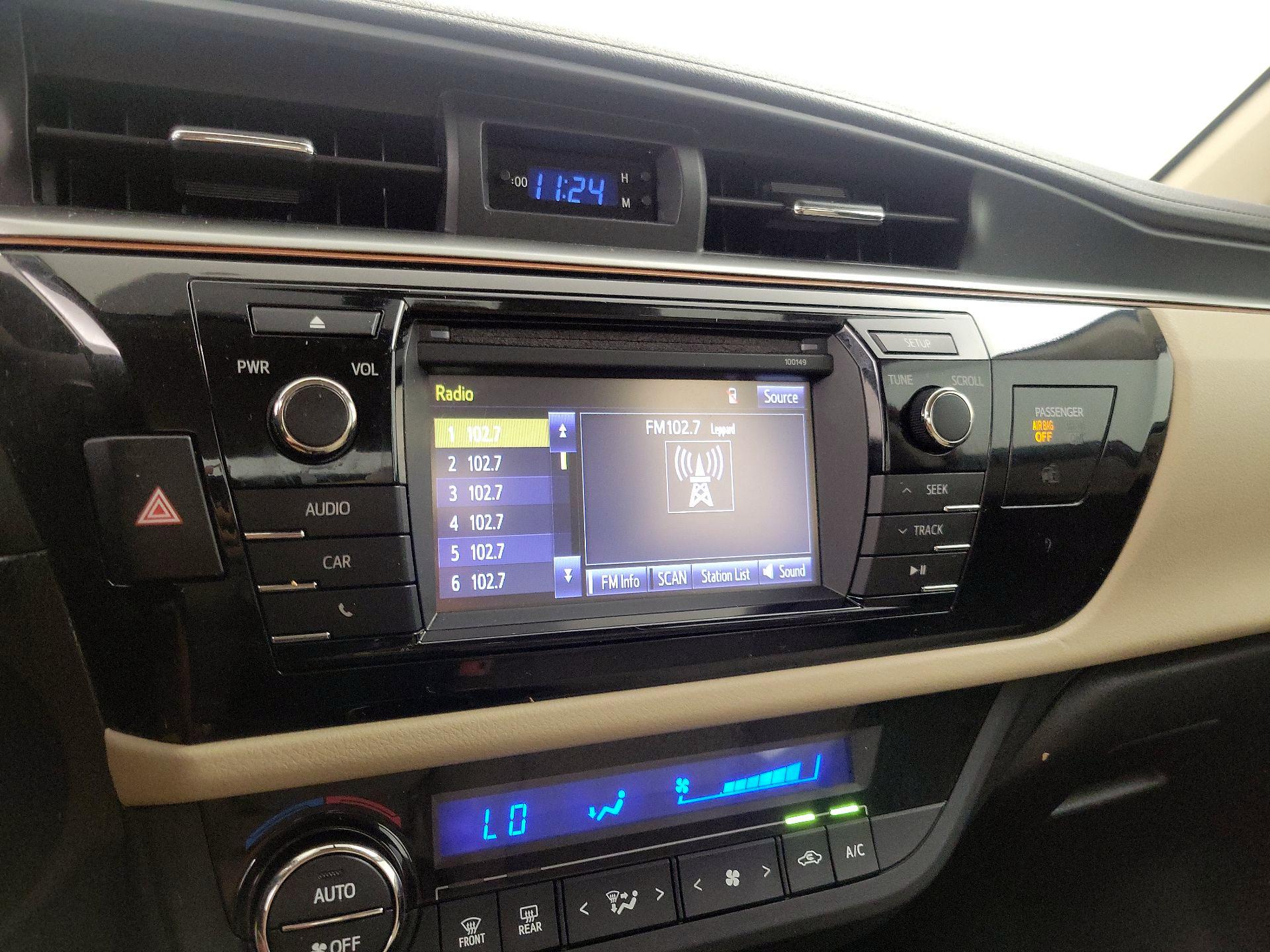 Thumbnail: 2015 Toyota Corolla - 15