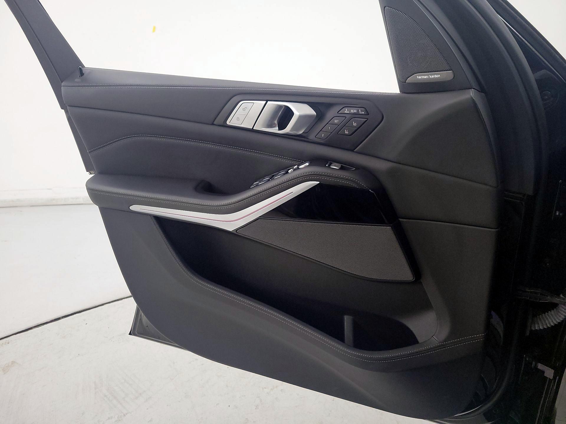 Thumbnail: 2022 BMW X7 - 12