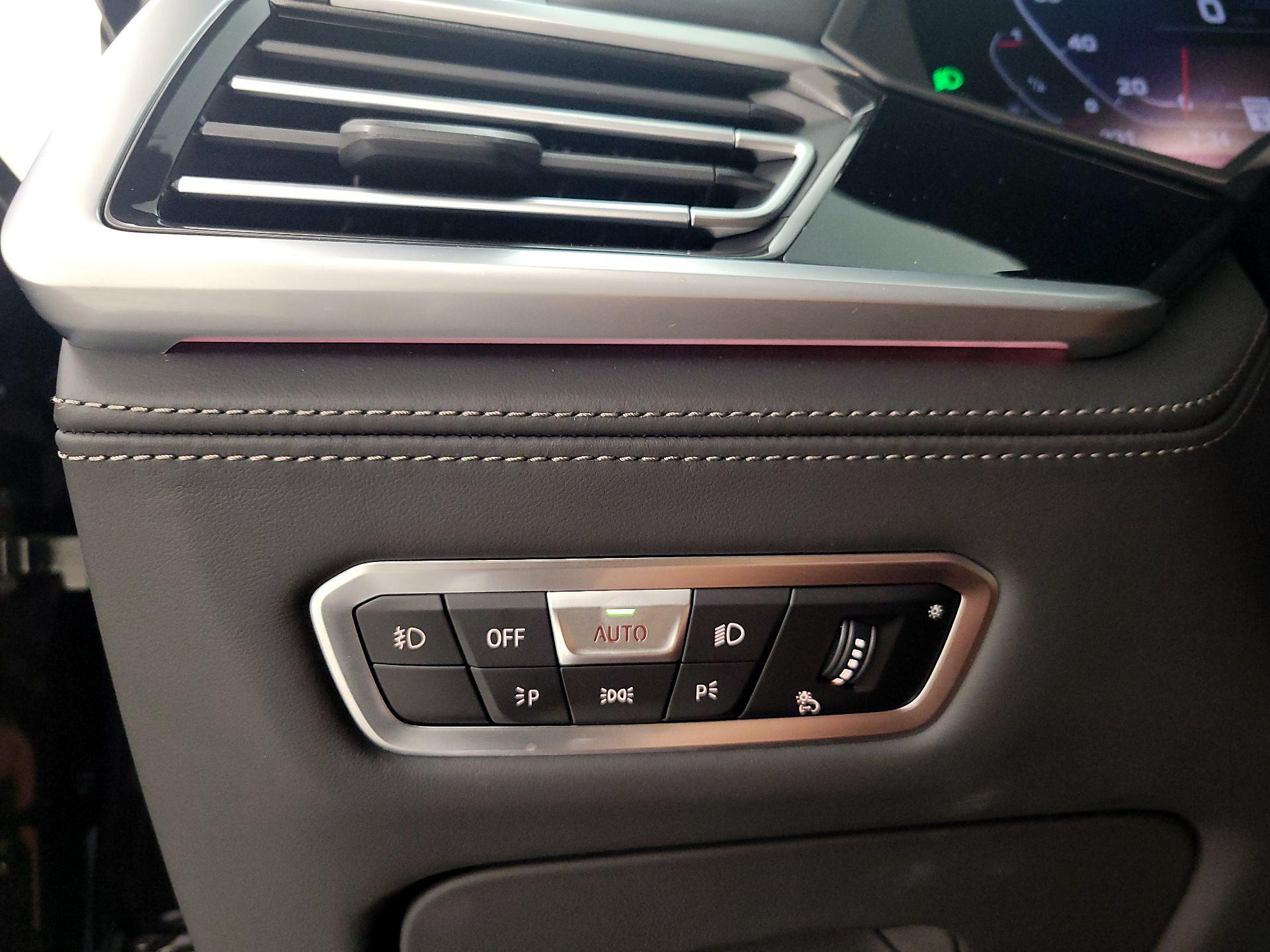 Thumbnail: 2022 BMW X7 - 13