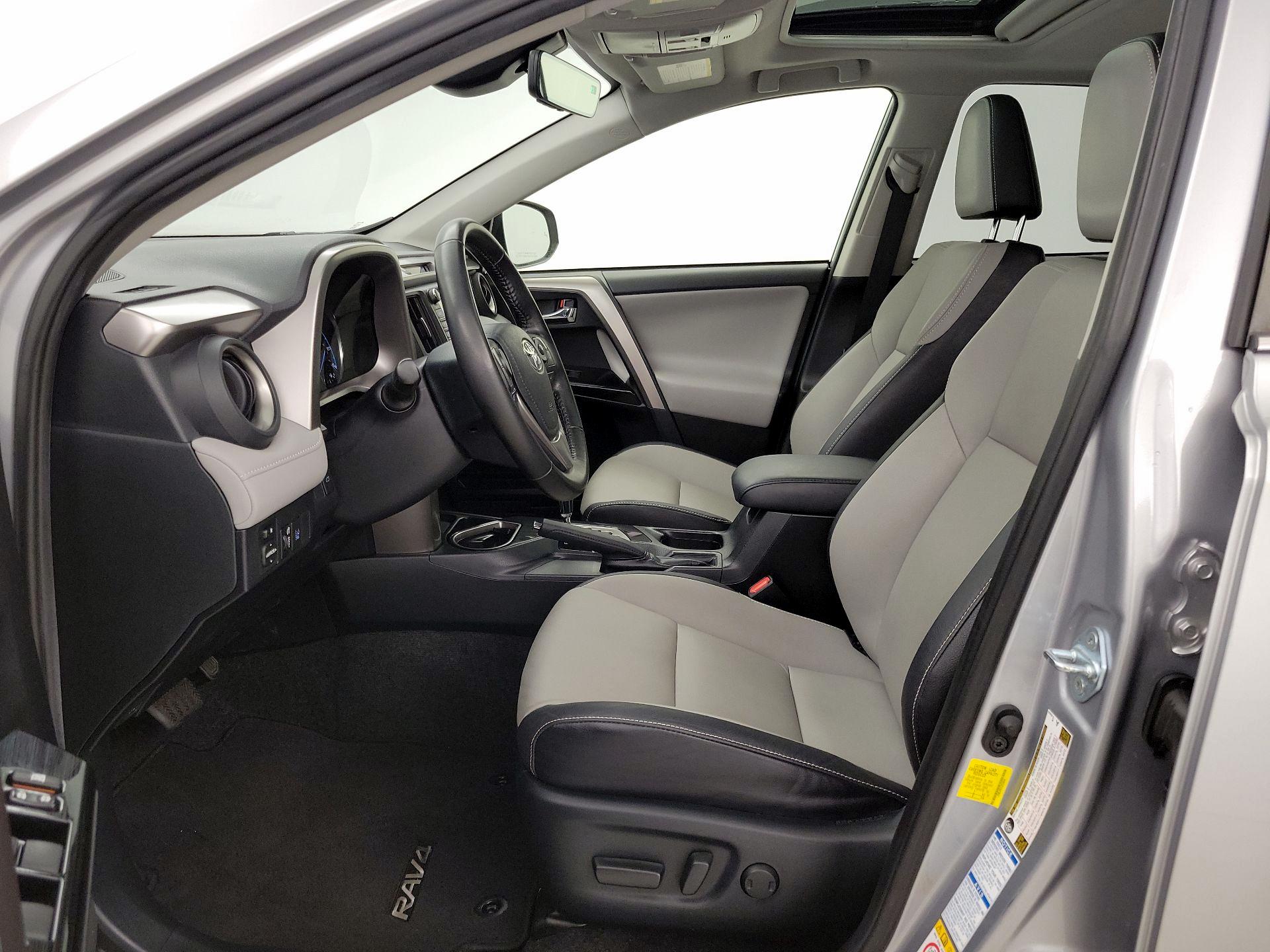 Thumbnail: 2018 Toyota RAV4 - 11