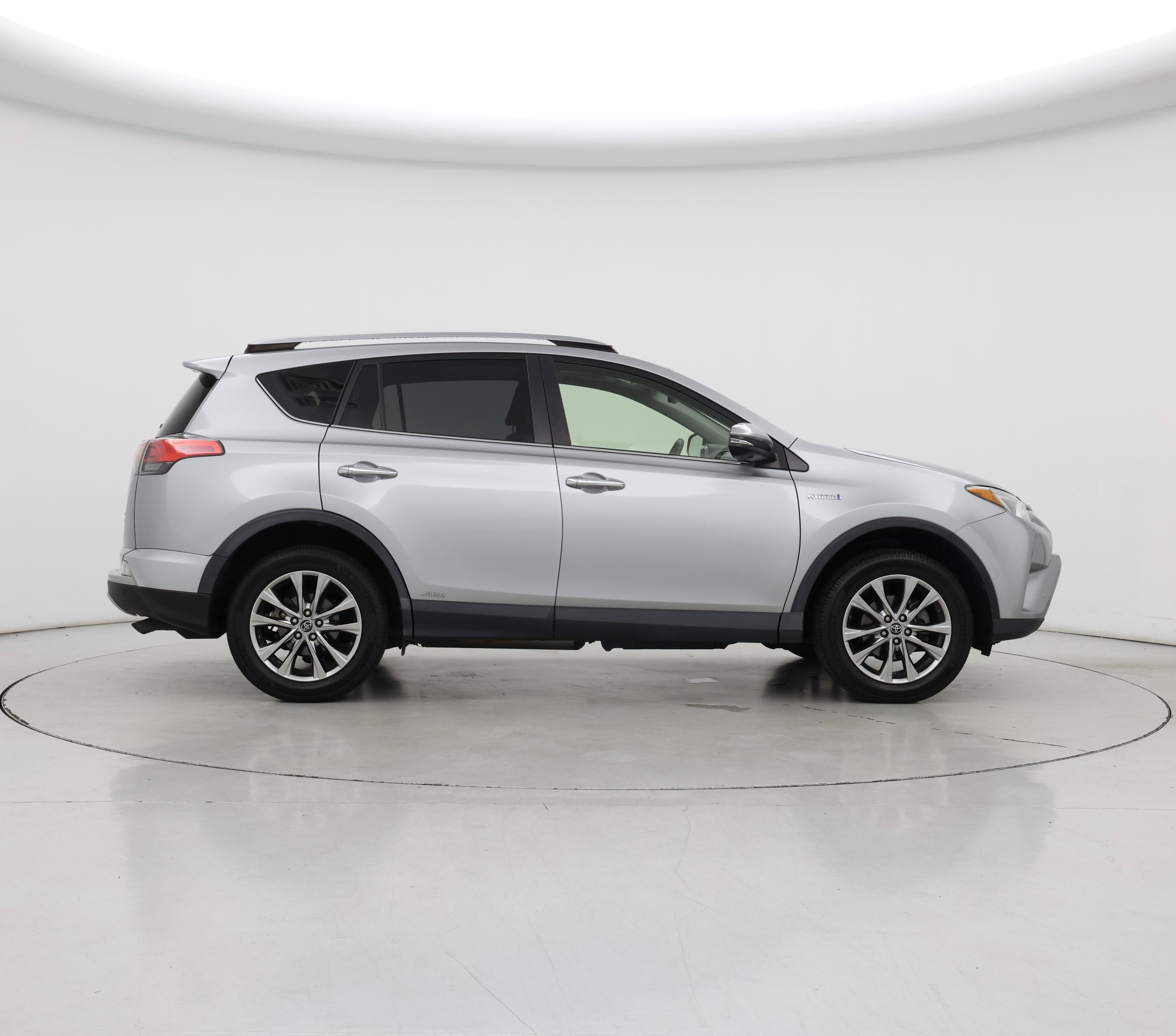 Thumbnail: 2018 Toyota RAV4 - 7