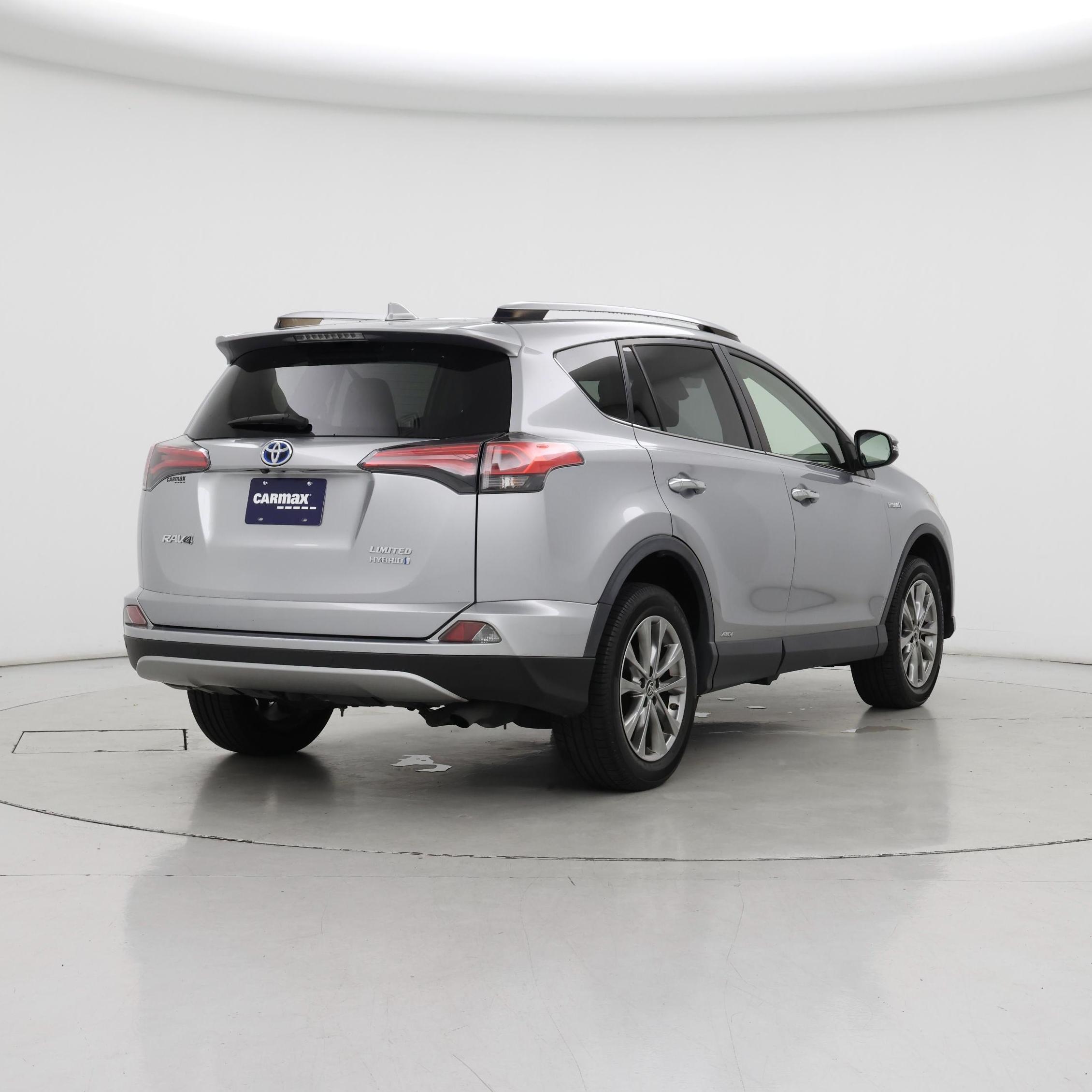 Thumbnail: 2018 Toyota RAV4 - 8