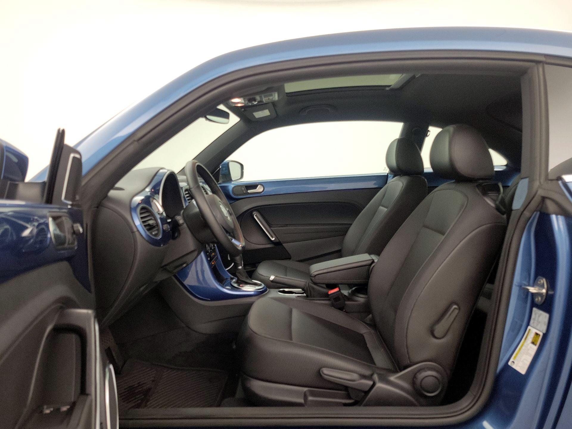 Thumbnail: 2019 Volkswagen Beetle - 11