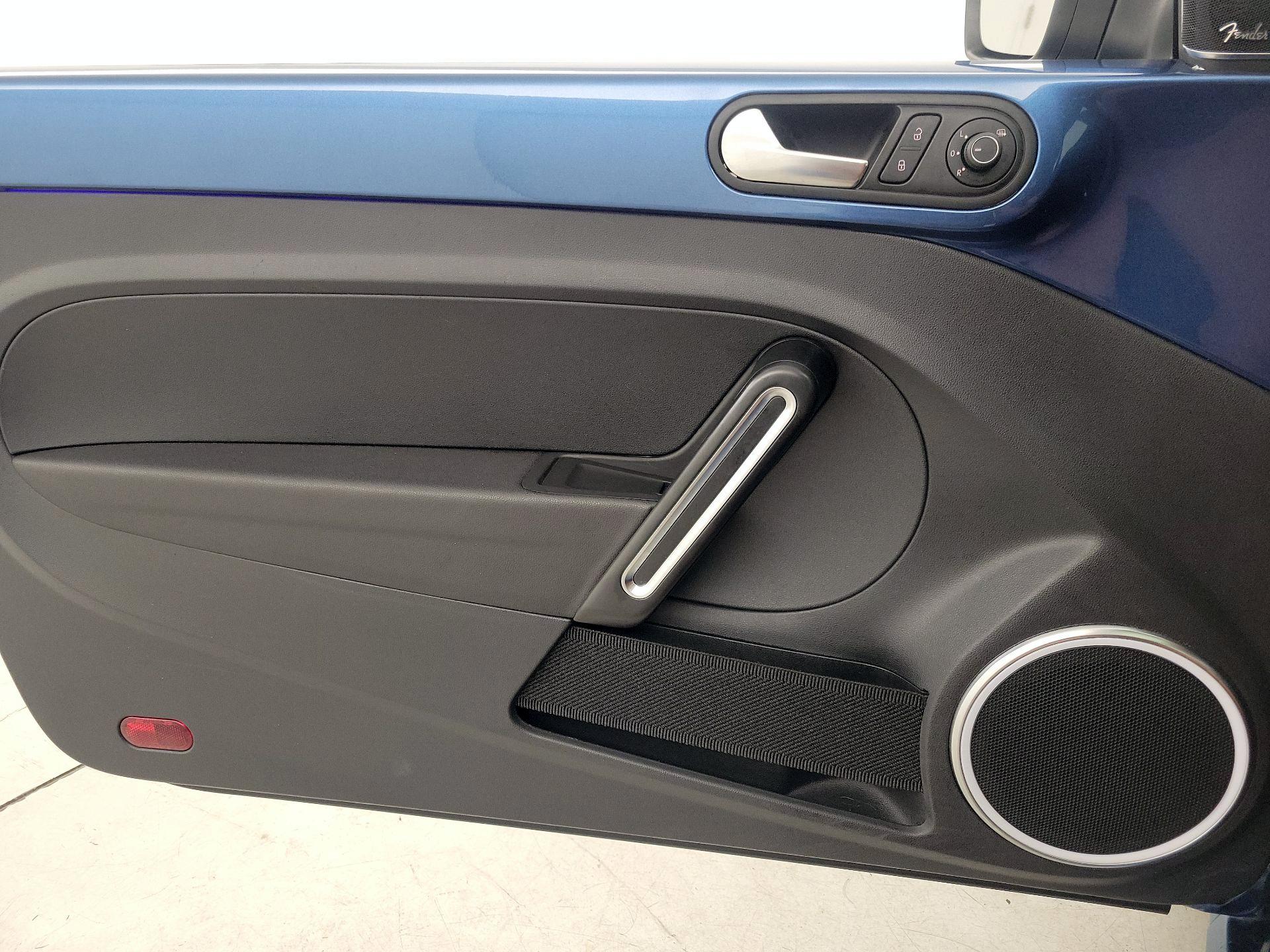 Thumbnail: 2019 Volkswagen Beetle - 12