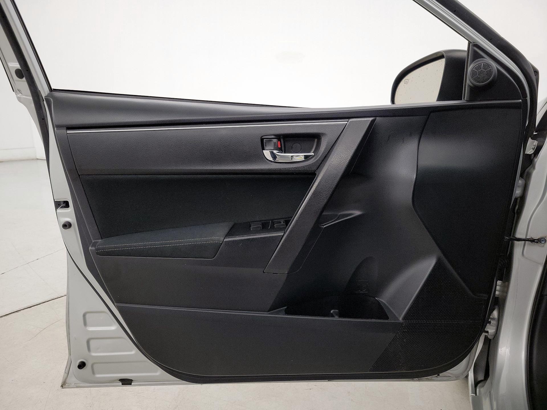 Thumbnail: 2018 Toyota Corolla - 12