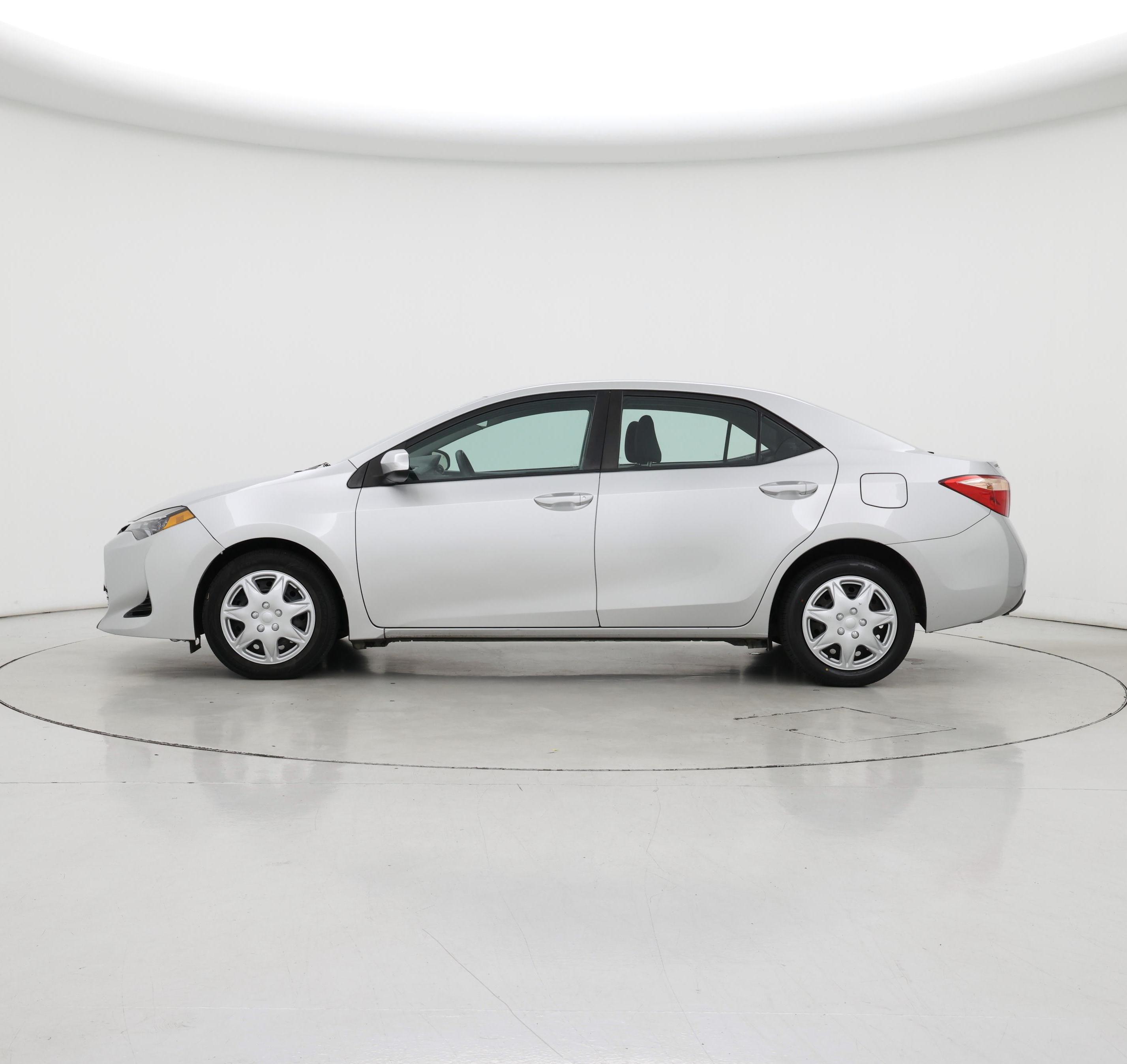 Thumbnail: 2018 Toyota Corolla - 3