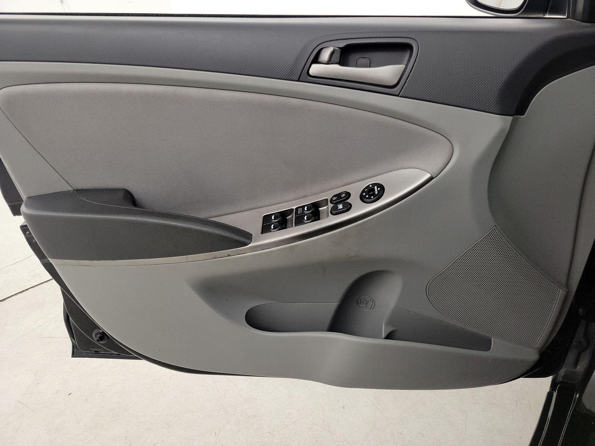 Thumbnail: 2016 Hyundai Accent - 12