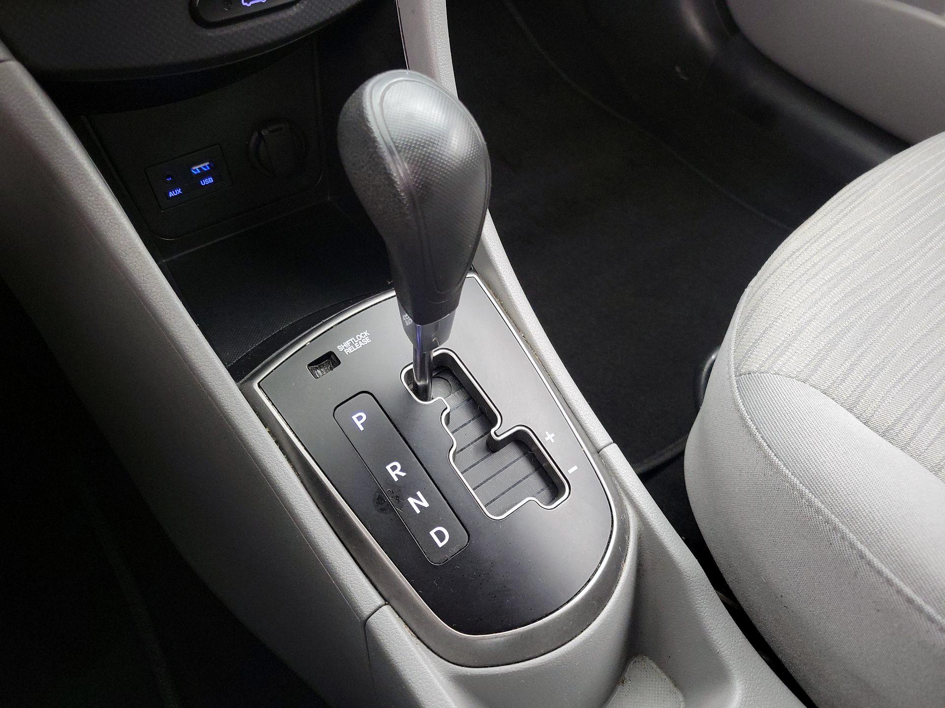 Thumbnail: 2016 Hyundai Accent - 16