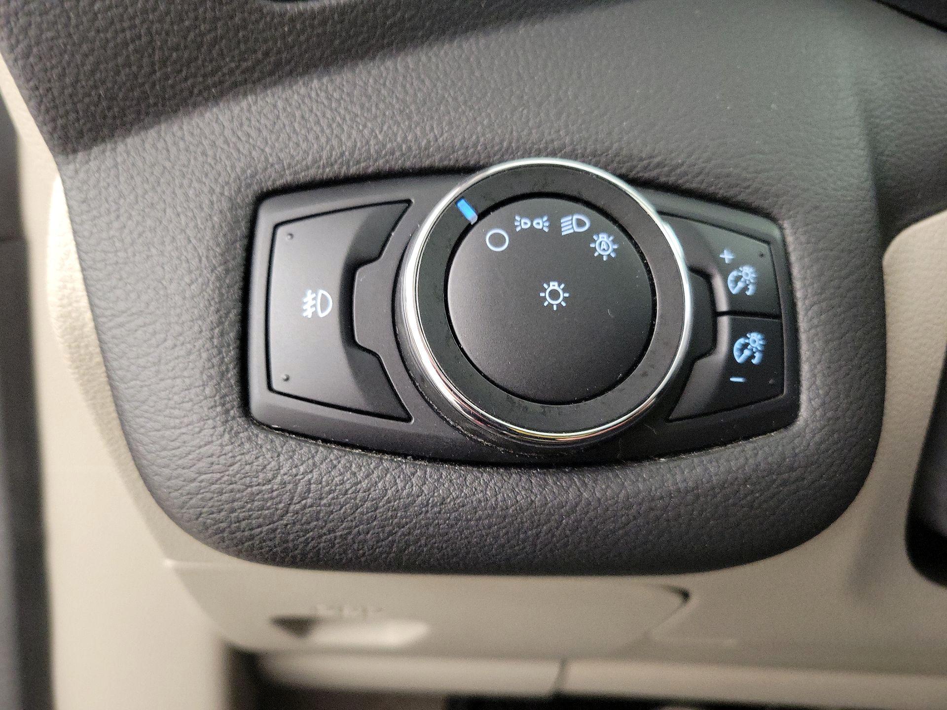 Thumbnail: 2014 Ford C-Max - 13