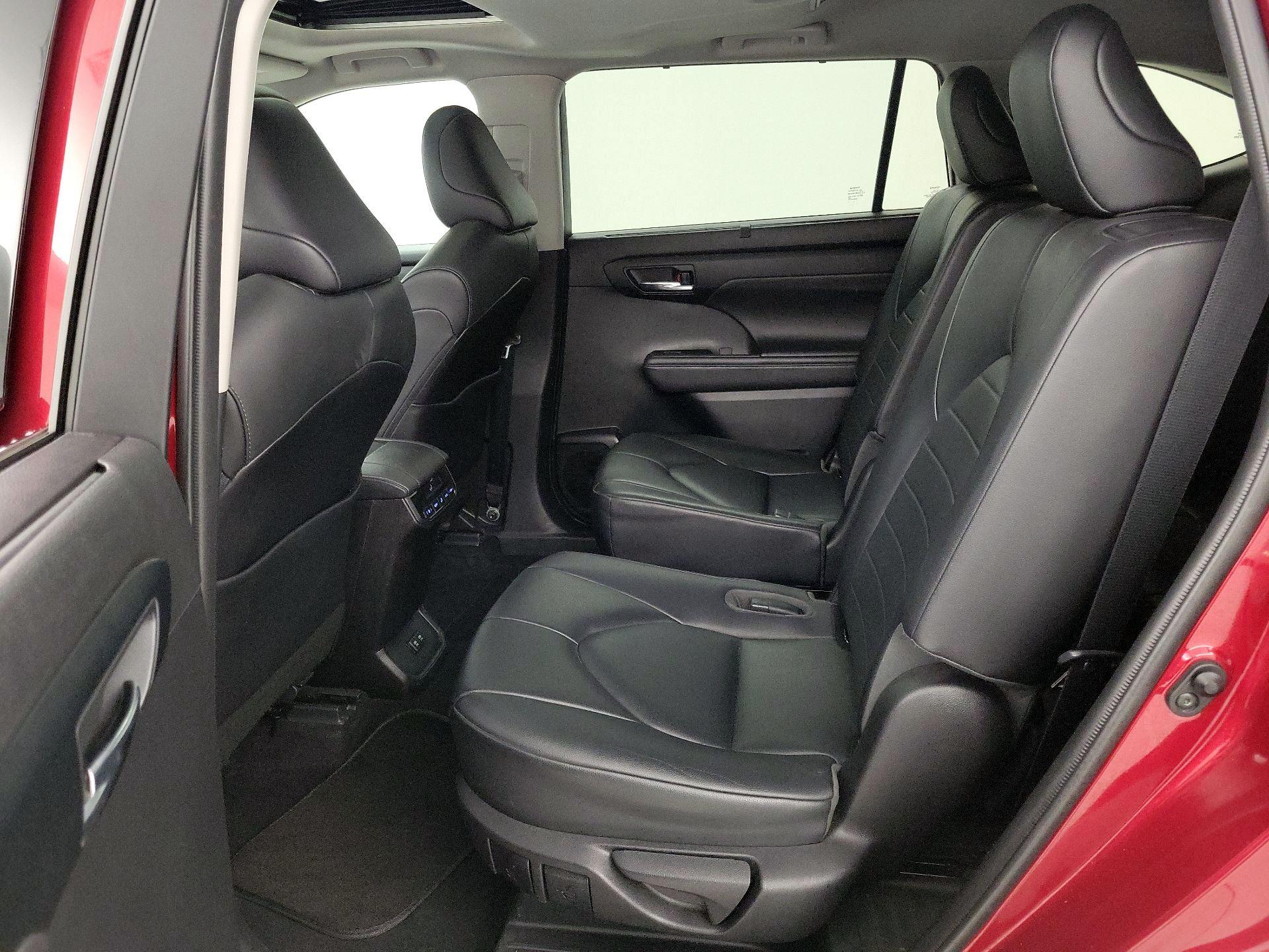 Thumbnail: 2020 Toyota Highlander - 20