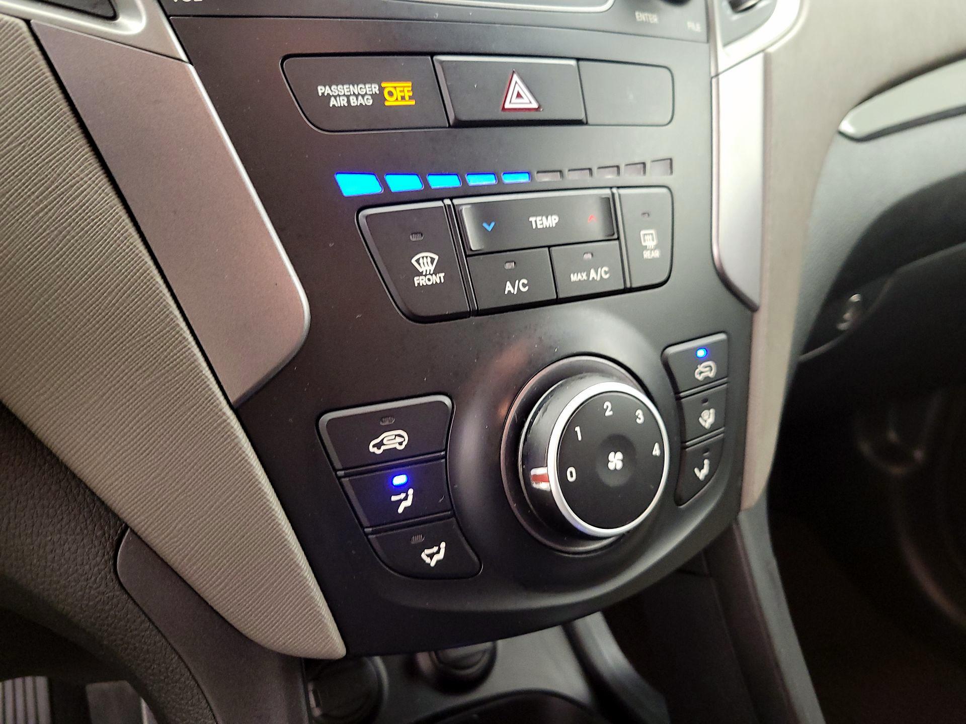 Thumbnail: 2016 Hyundai Santa Fe - 15