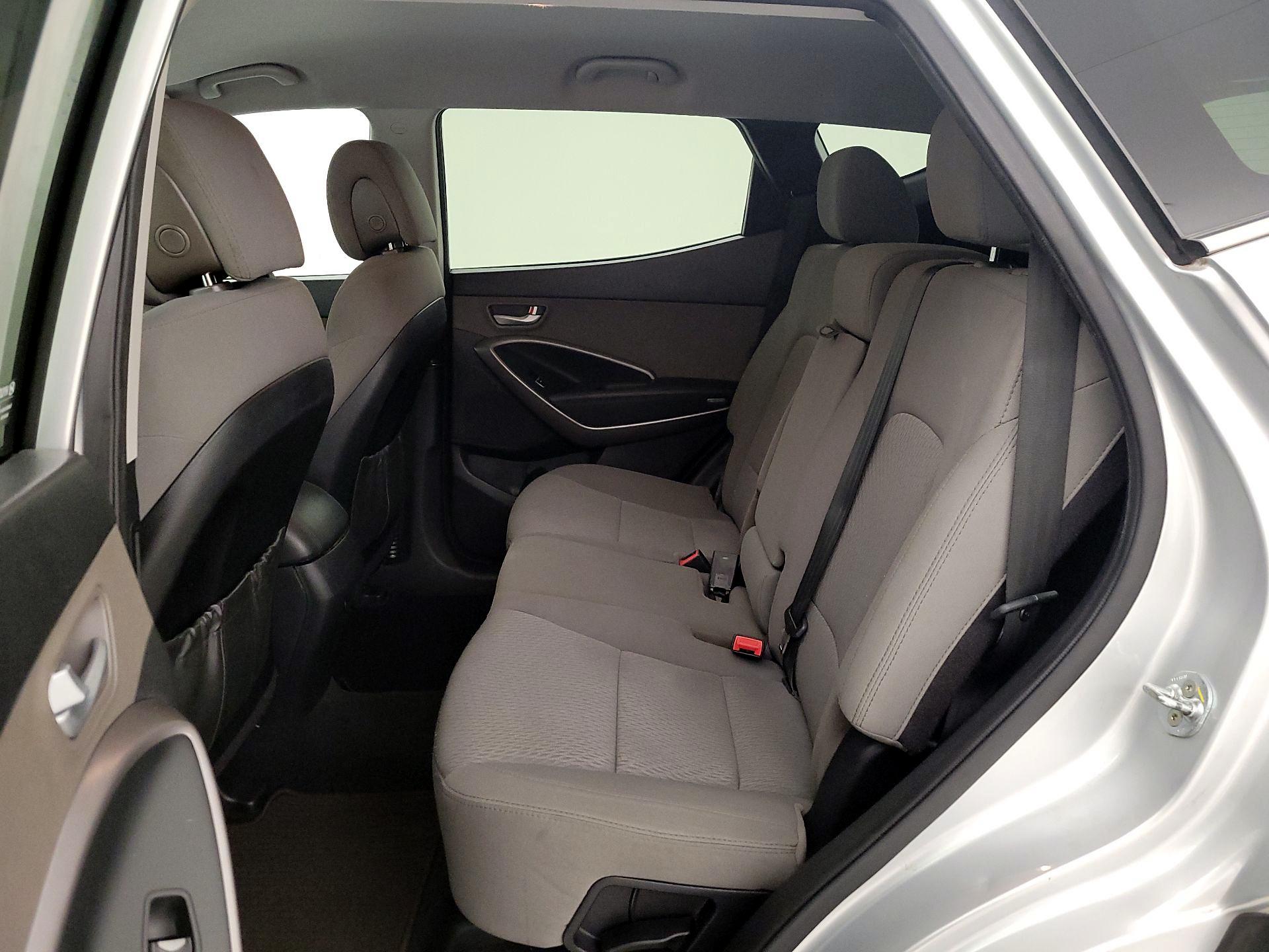 Thumbnail: 2016 Hyundai Santa Fe - 18