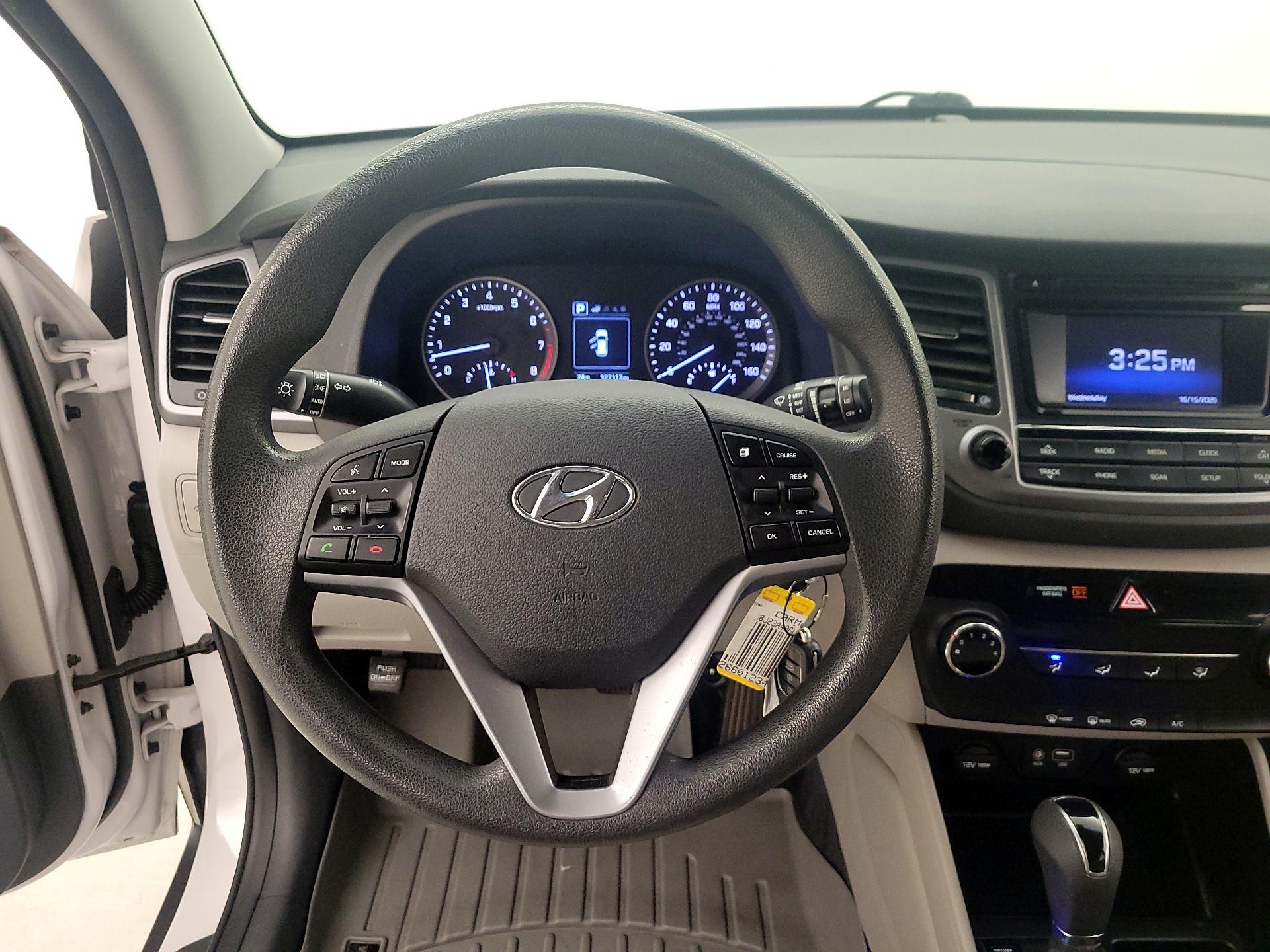 Thumbnail: 2016 Hyundai Tucson - 10
