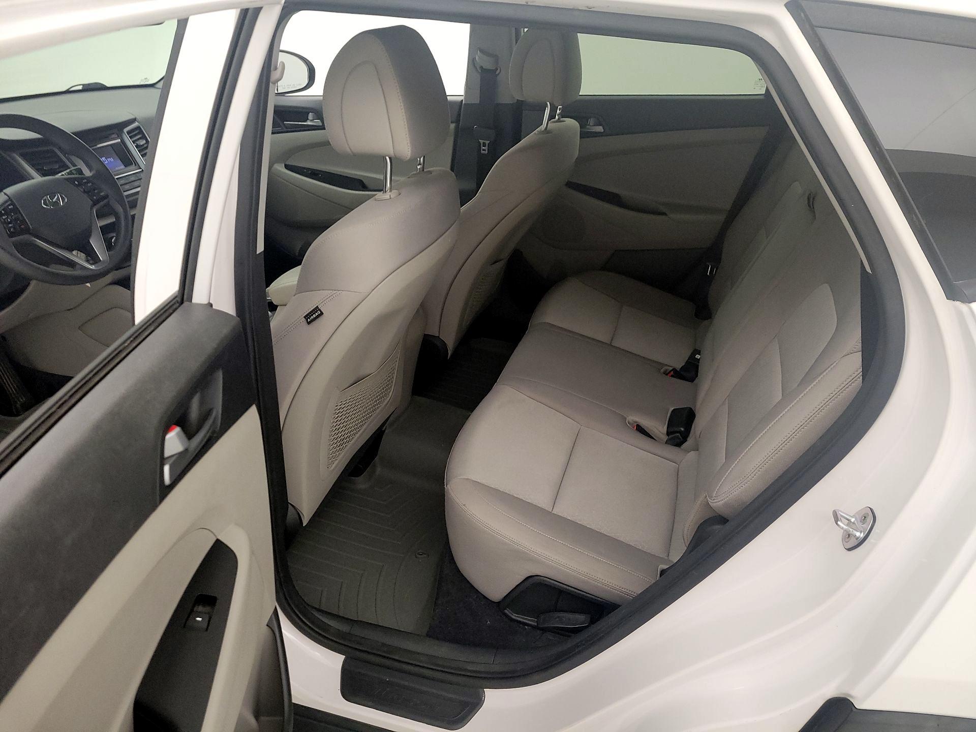 Thumbnail: 2016 Hyundai Tucson - 19