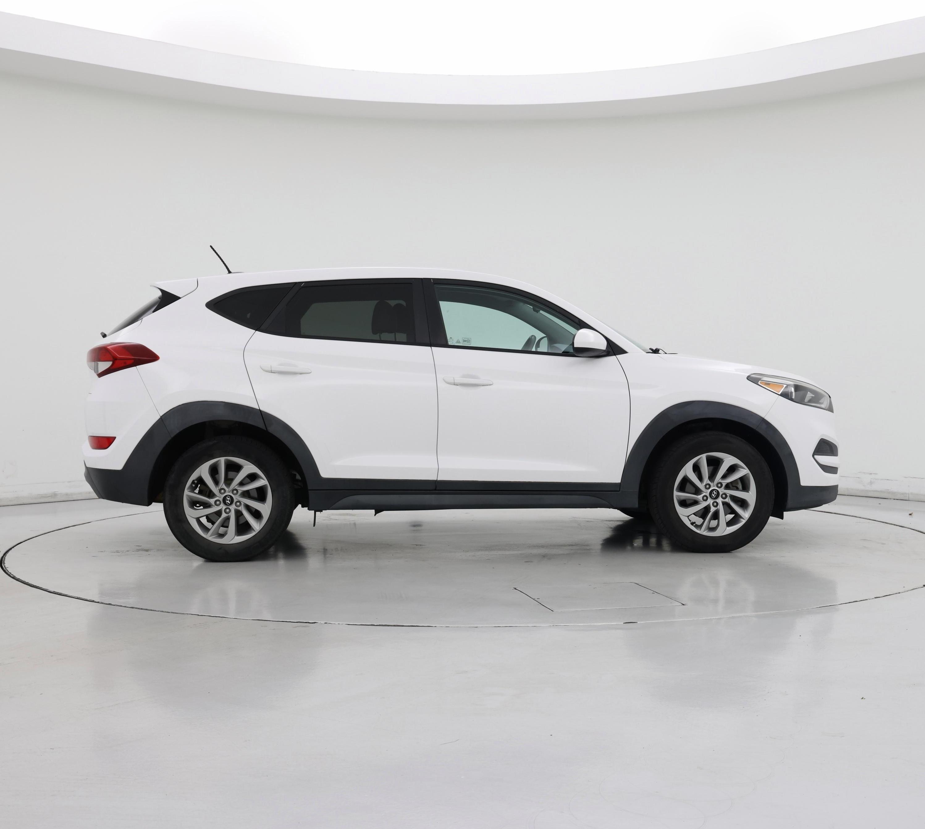 Thumbnail: 2016 Hyundai Tucson - 7