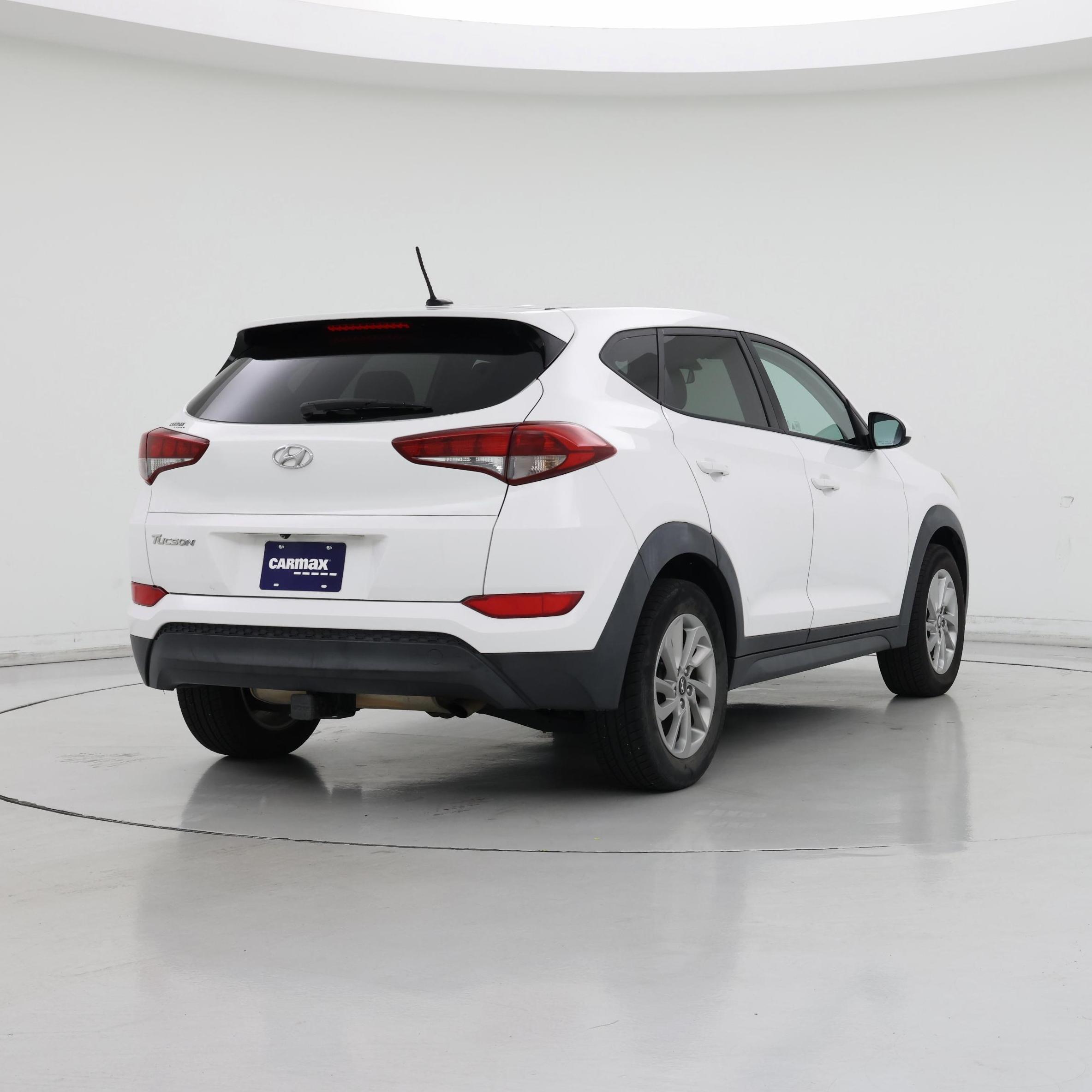 Thumbnail: 2016 Hyundai Tucson - 8