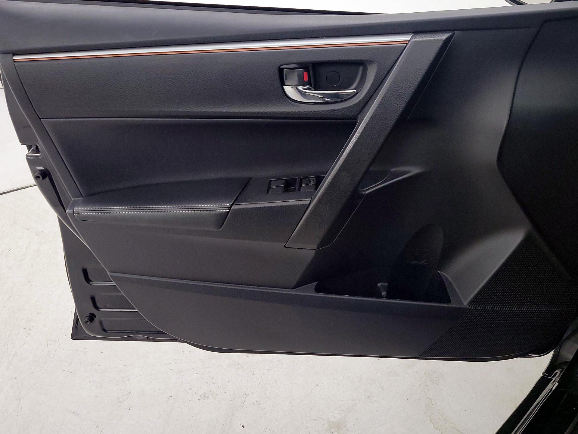 Thumbnail: 2016 Toyota Corolla - 12