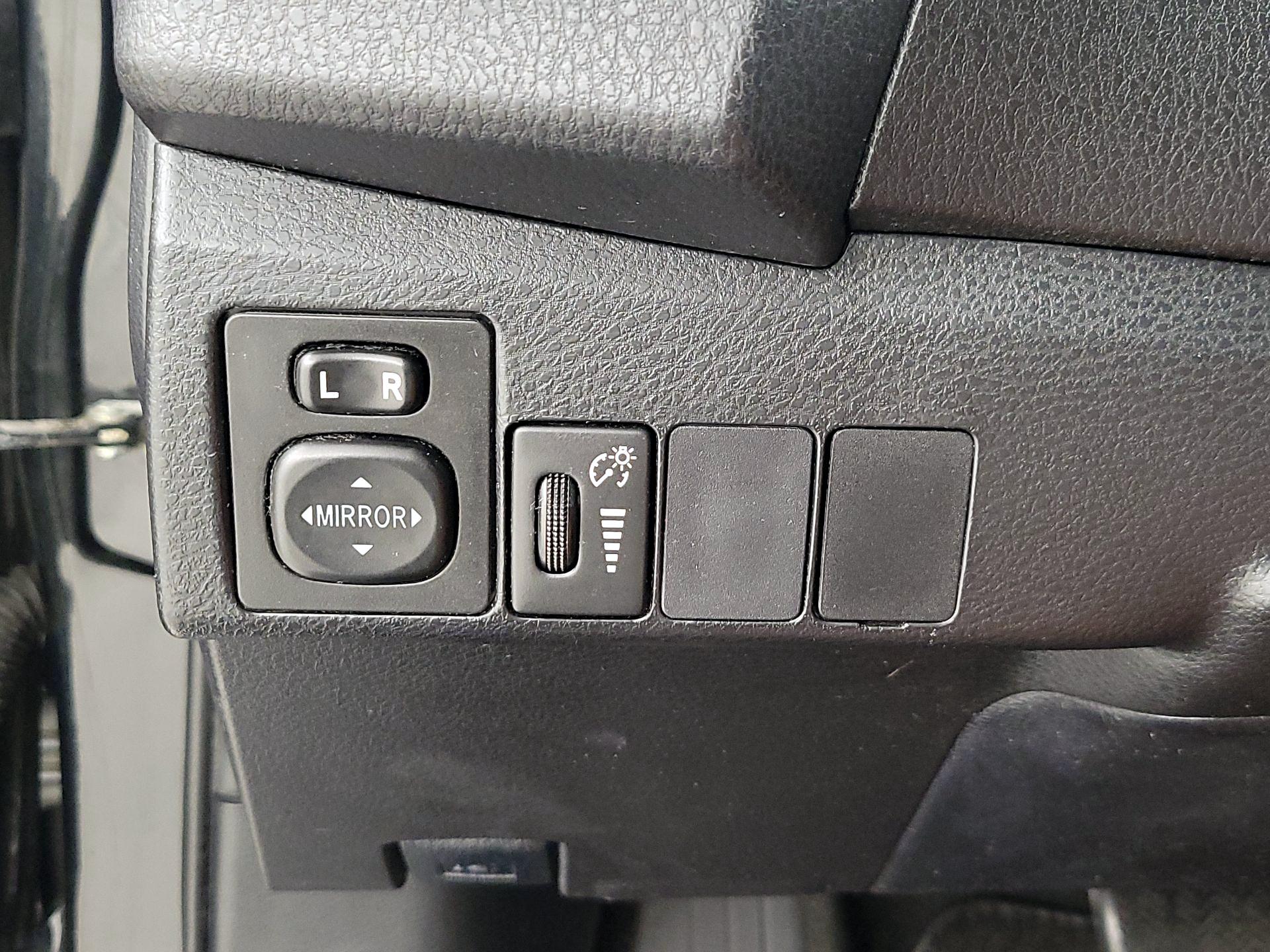 Thumbnail: 2016 Toyota Corolla - 13