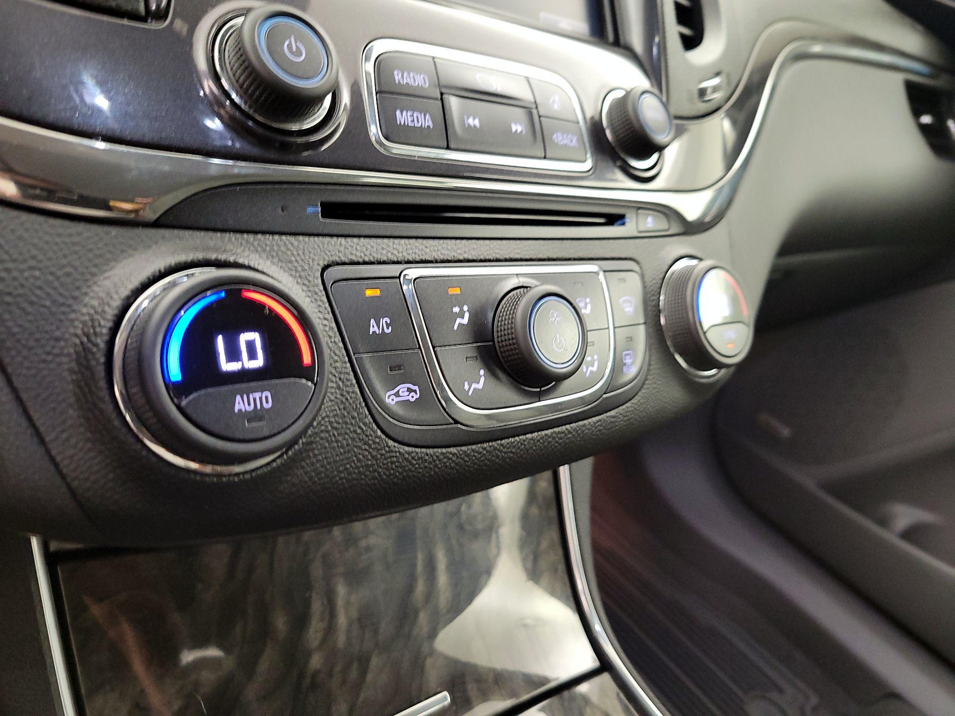 Thumbnail: 2015 Chevrolet Impala - 16