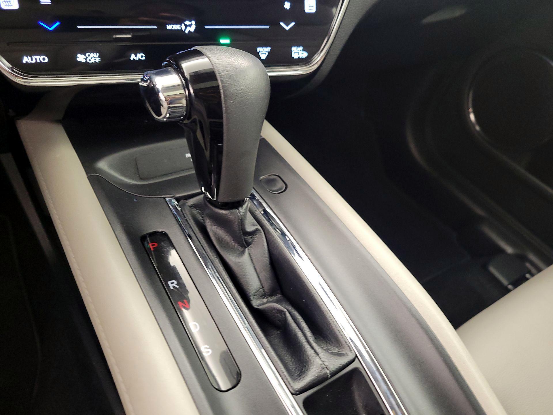Thumbnail: 2016 Honda HR-V - 18