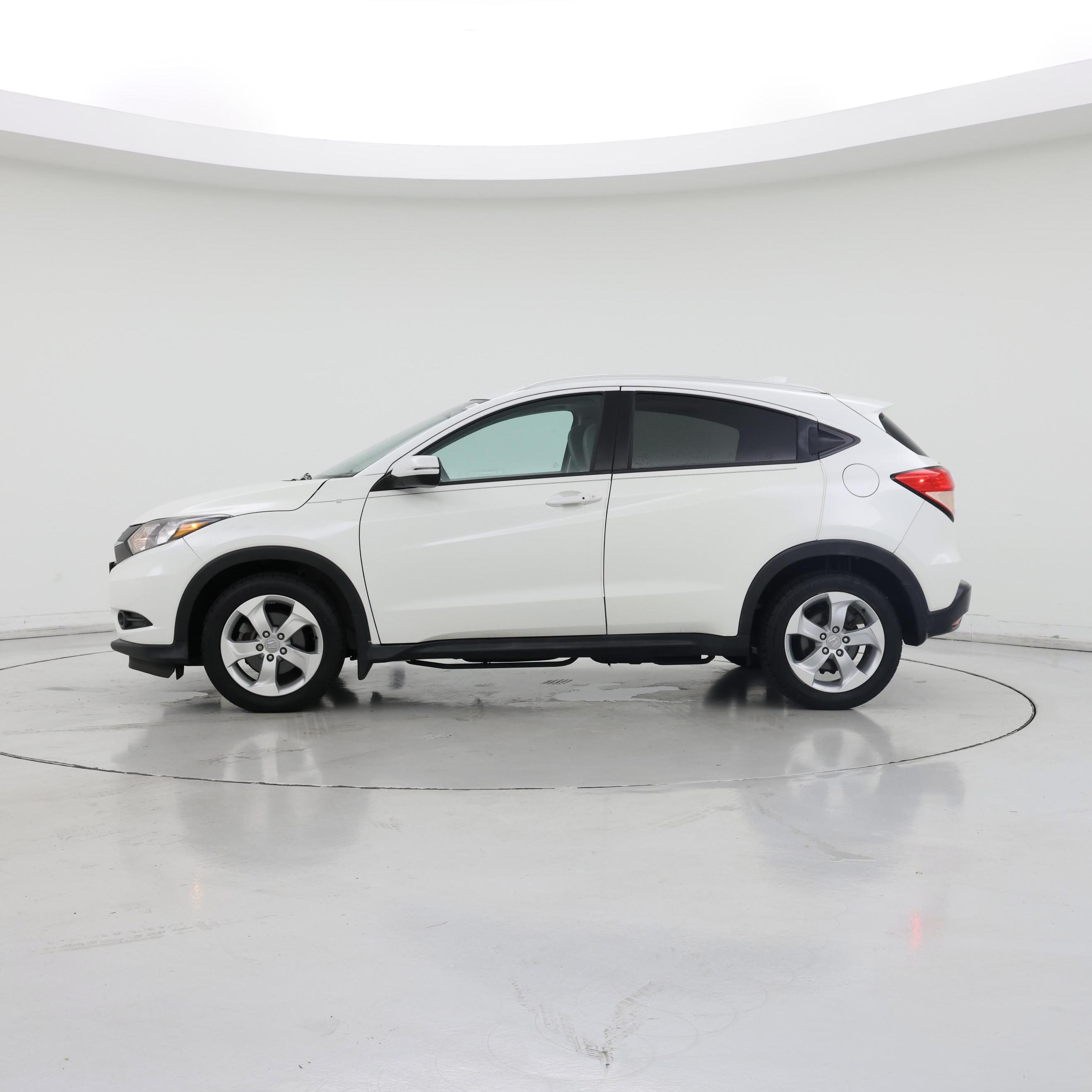 Thumbnail: 2016 Honda HR-V - 3