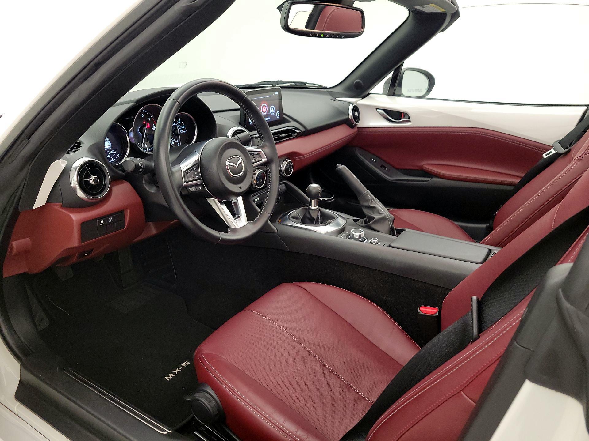 Thumbnail: 2020 Mazda MX-5 Miata - 11