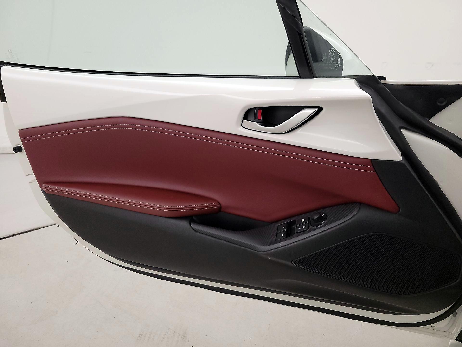 Thumbnail: 2020 Mazda MX-5 Miata - 12