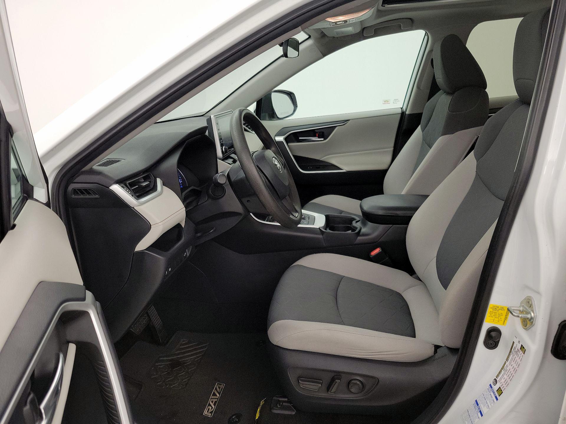 Thumbnail: 2019 Toyota RAV4 - 11