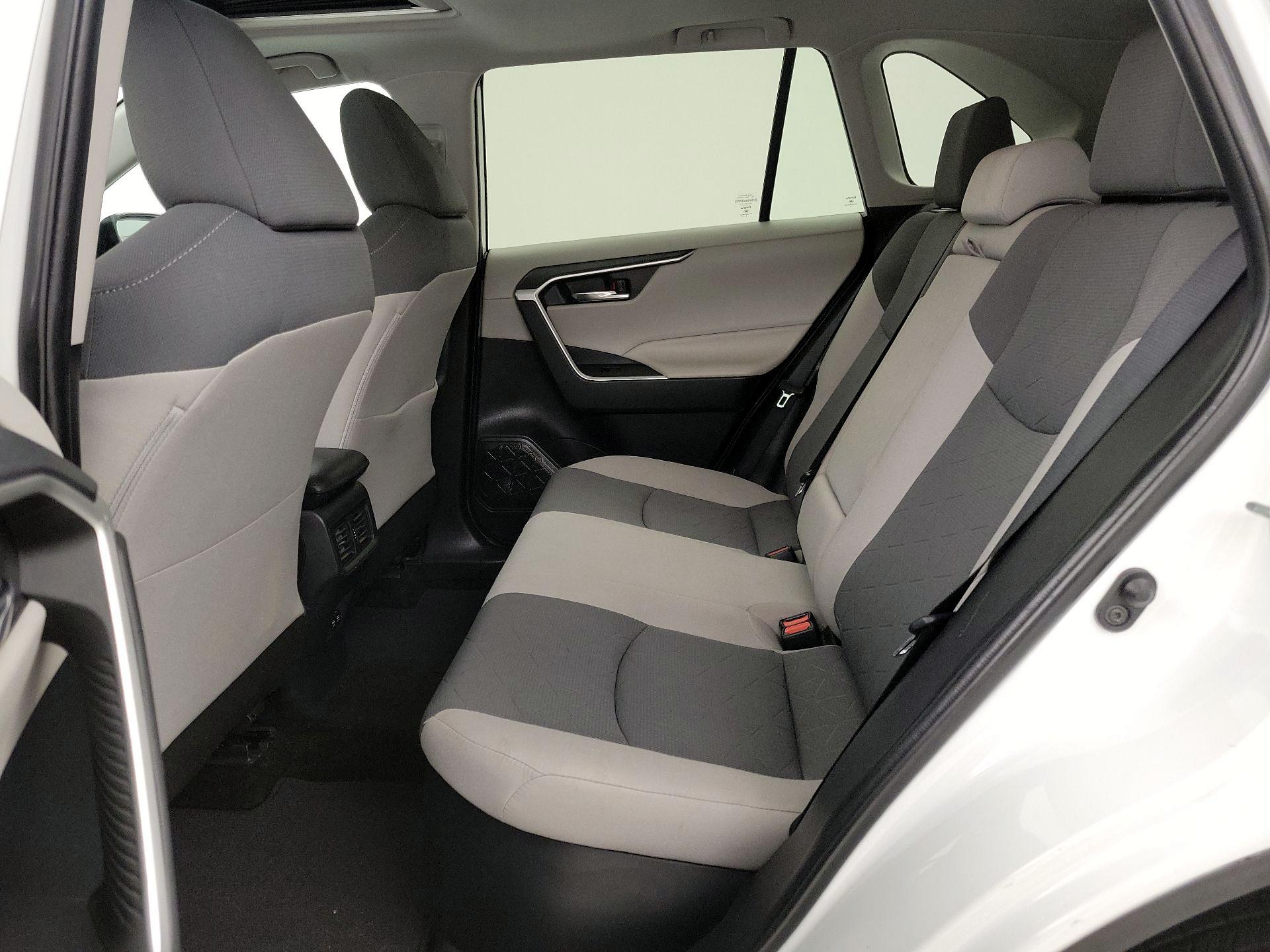 Thumbnail: 2019 Toyota RAV4 - 20