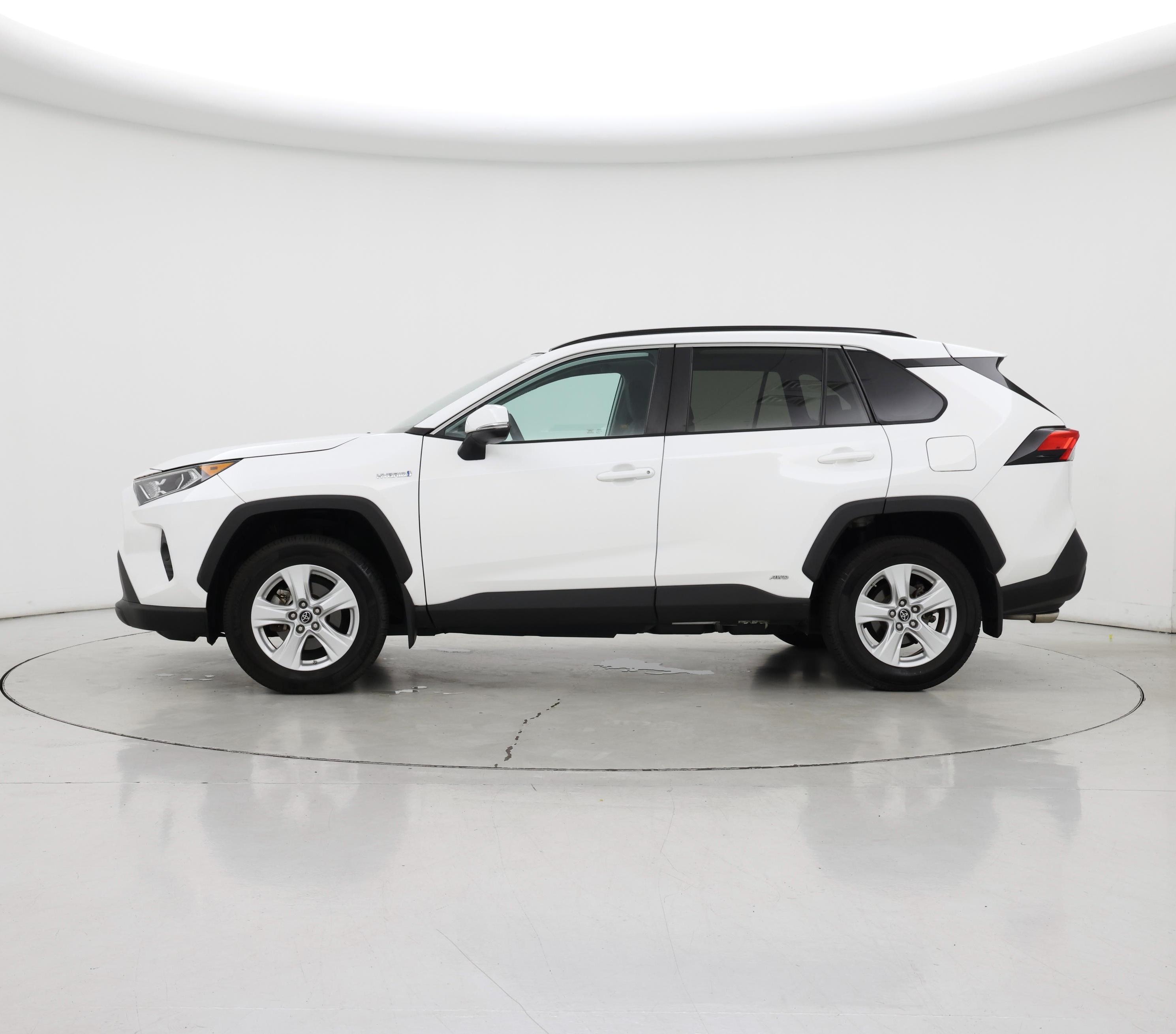 Thumbnail: 2019 Toyota RAV4 - 3