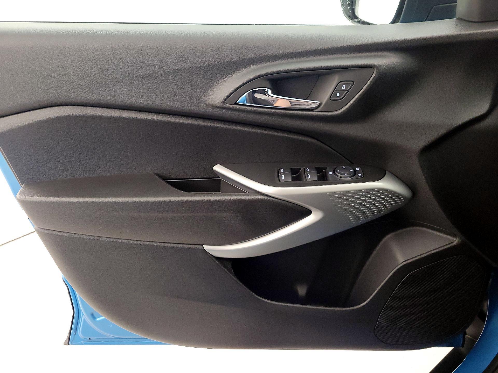 Thumbnail: 2025 Chevrolet Trax - 12