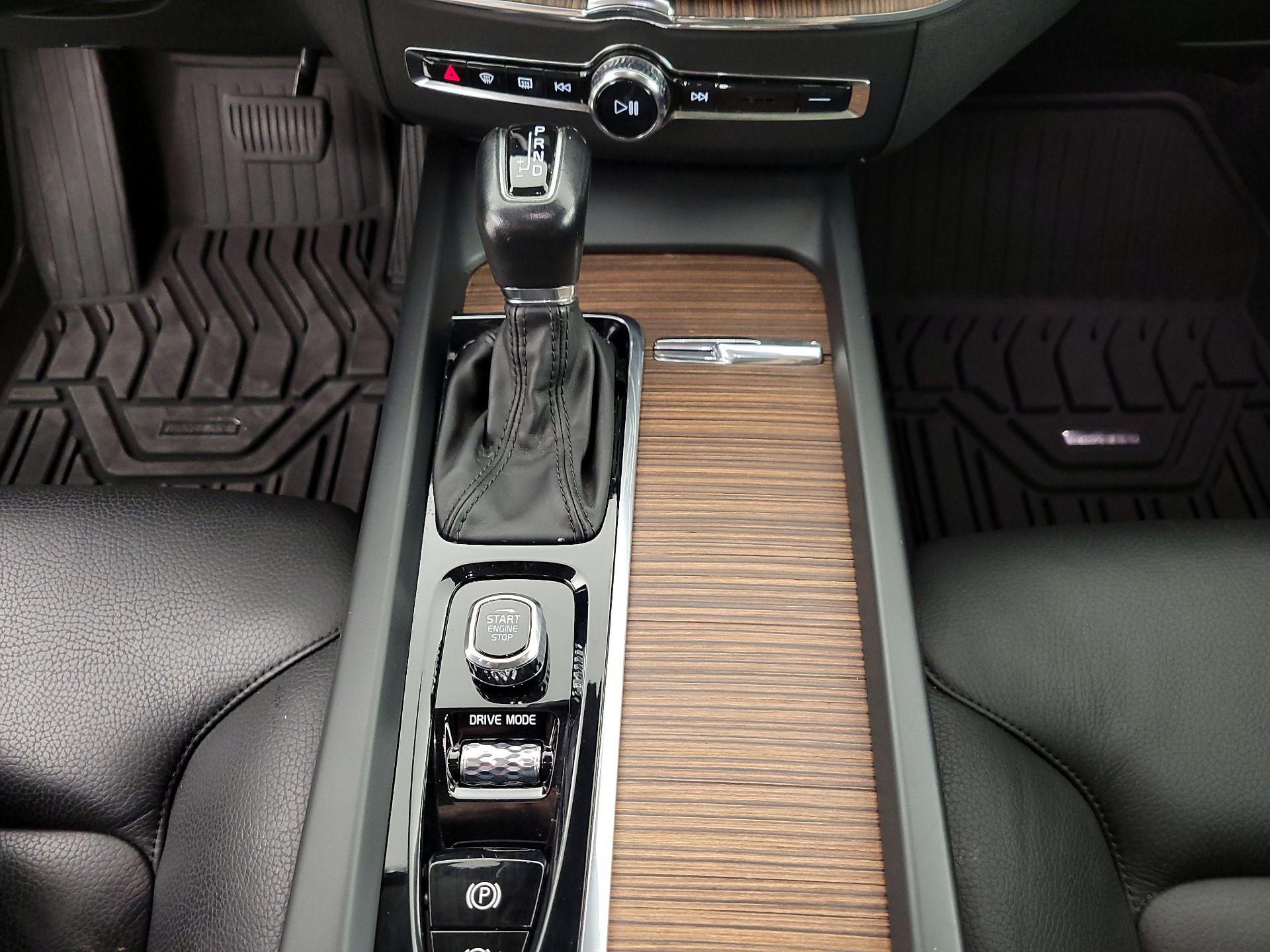 Thumbnail: 2021 Volvo XC60 - 15