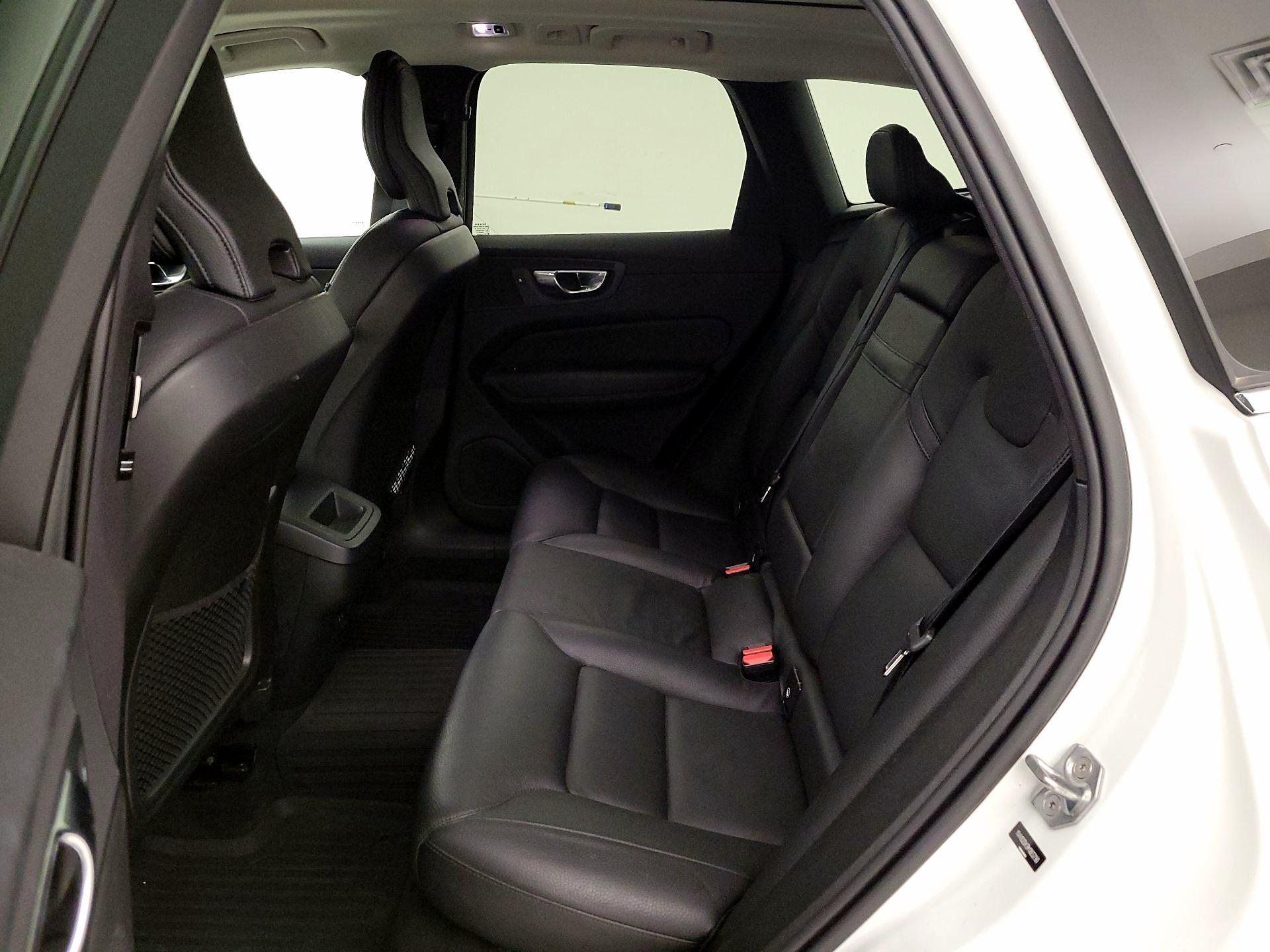 Thumbnail: 2021 Volvo XC60 - 18
