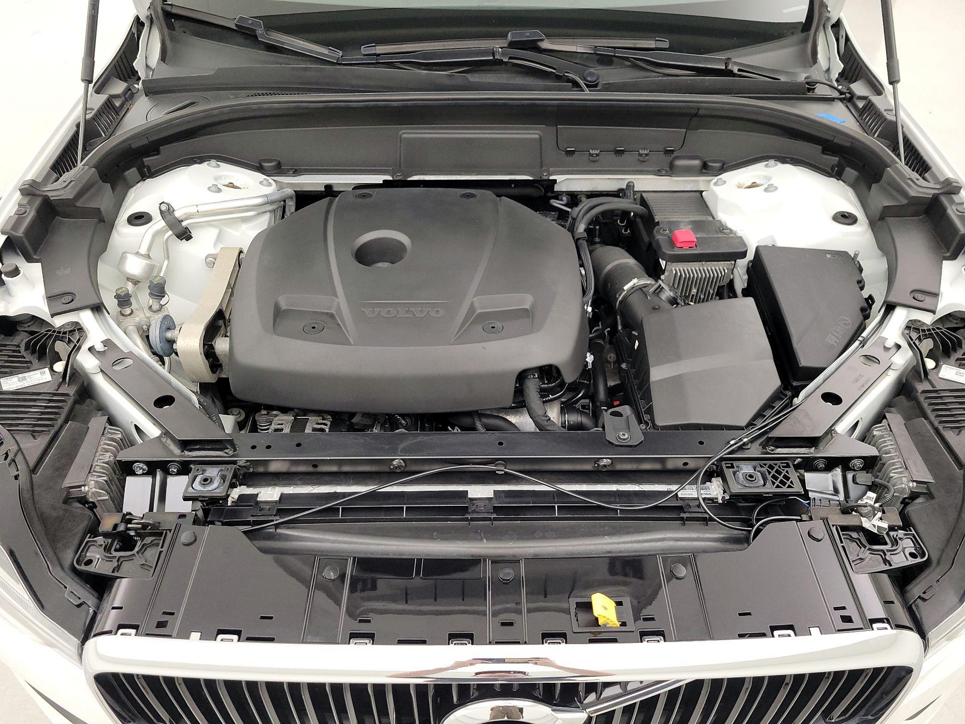 Thumbnail: 2021 Volvo XC60 - 20