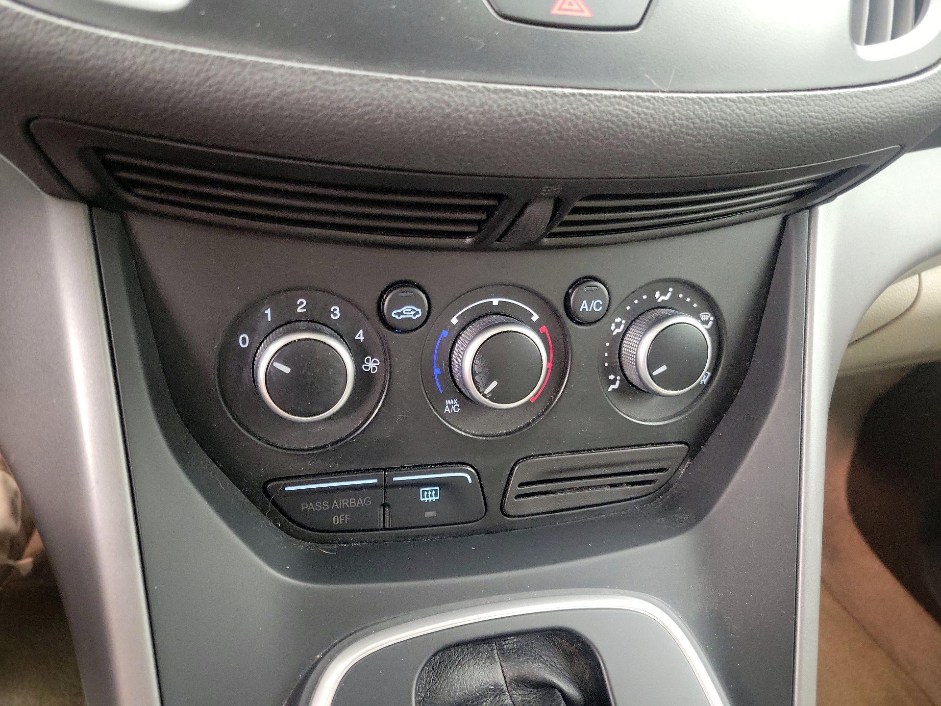 Thumbnail: 2014 Ford Escape - 16