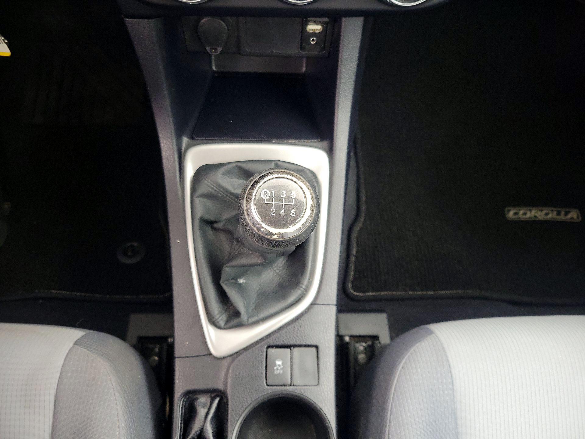 Thumbnail: 2014 Toyota Corolla - 16