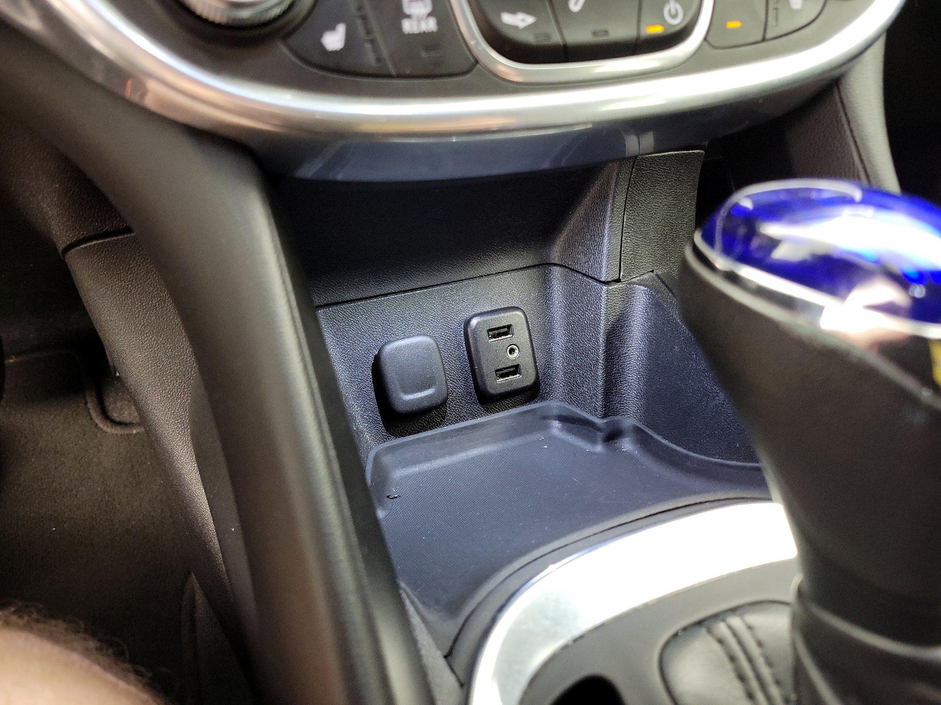 Thumbnail: 2017 Chevrolet Volt - 19