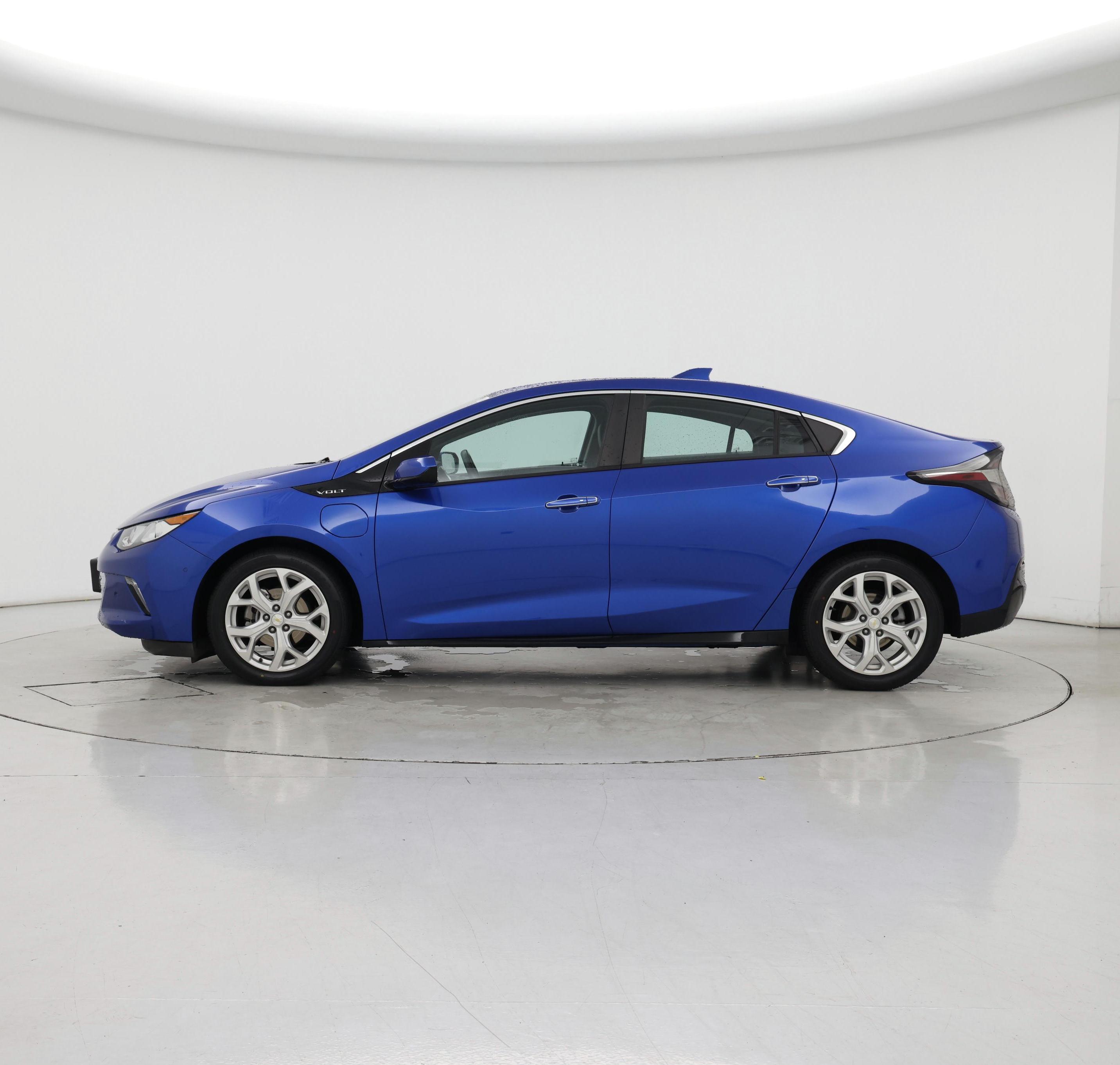 Thumbnail: 2017 Chevrolet Volt - 3