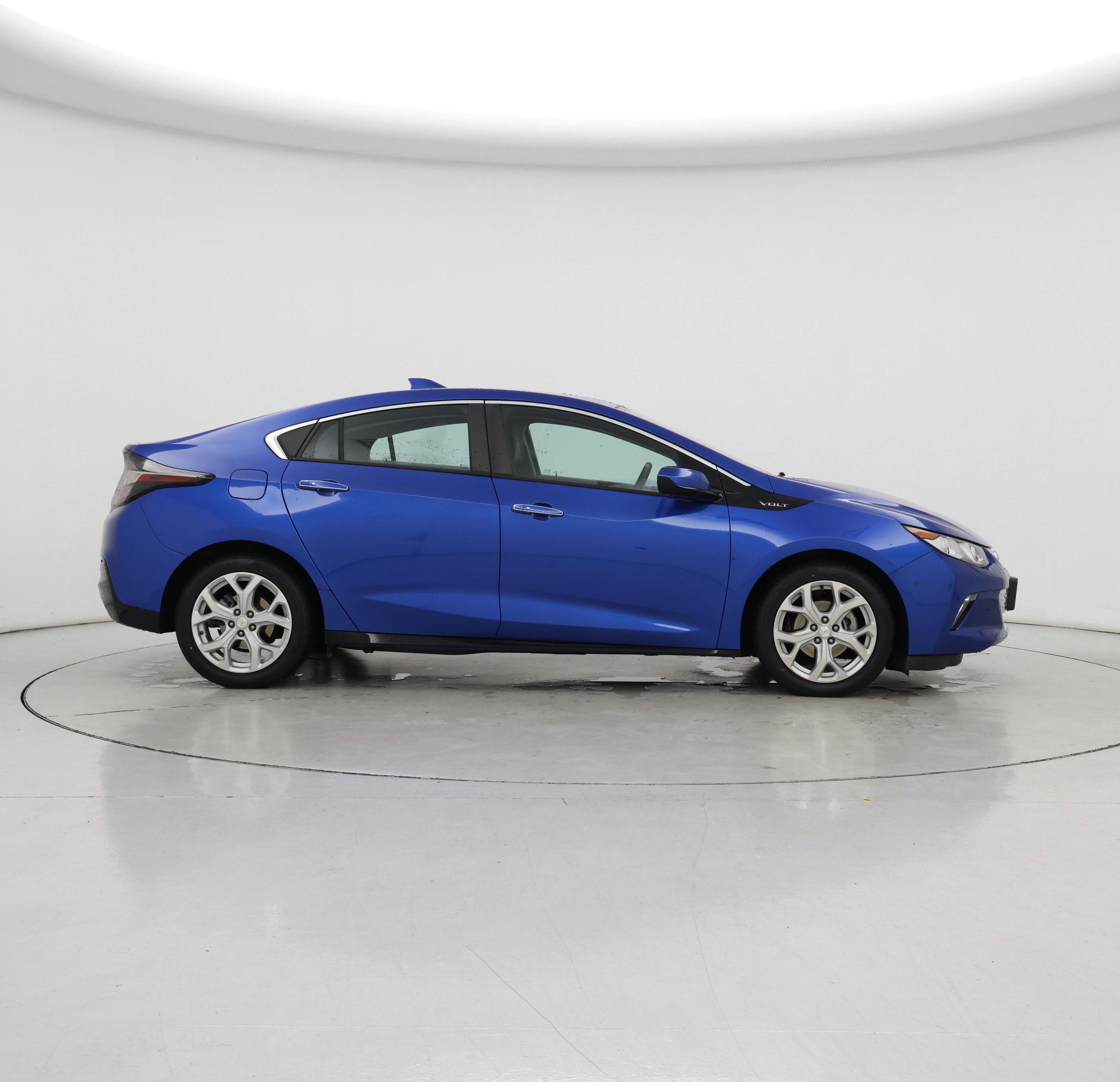 Thumbnail: 2017 Chevrolet Volt - 7