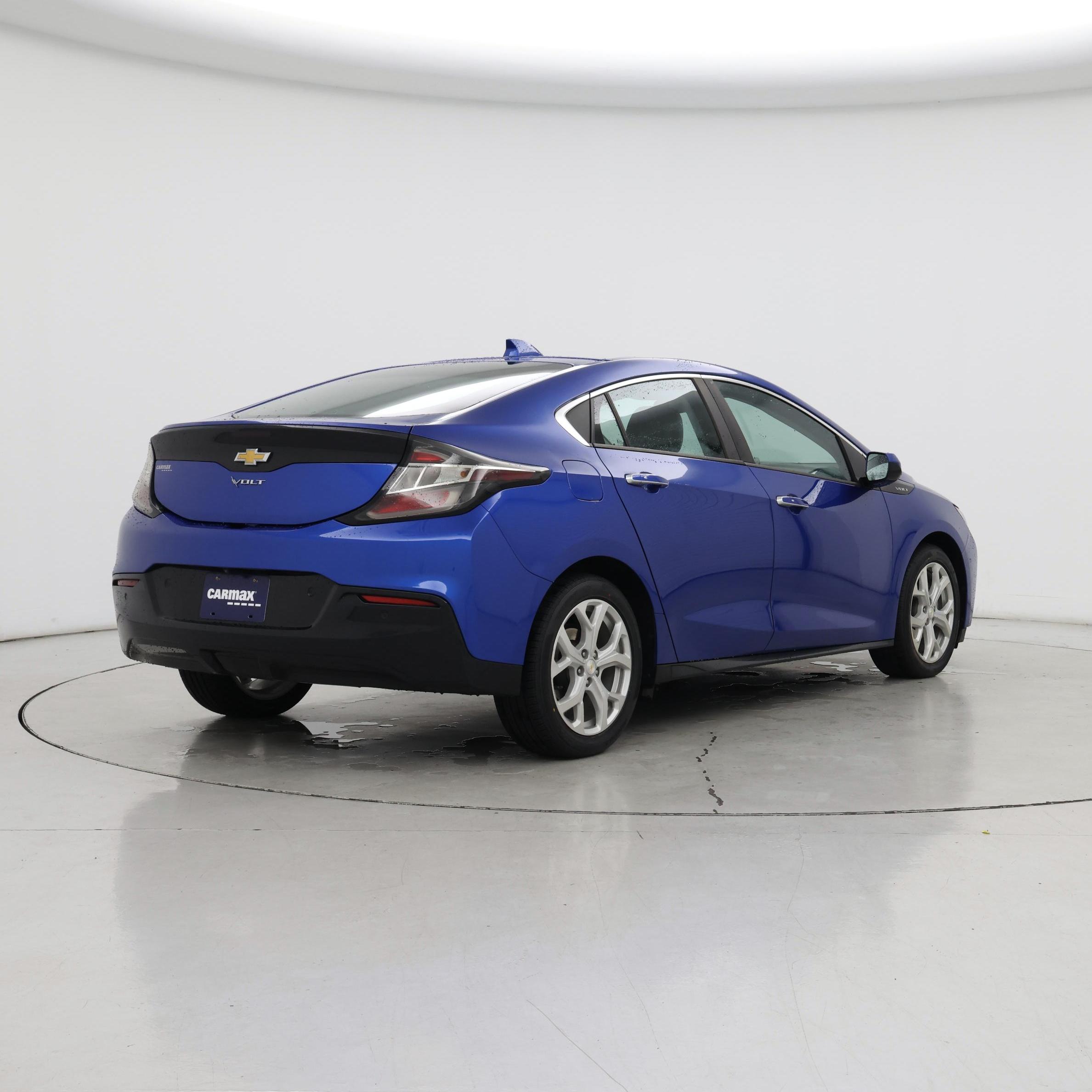 Thumbnail: 2017 Chevrolet Volt - 8