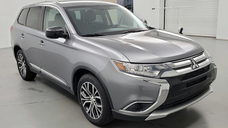 2017 Mitsubishi Outlander ES Hero Image