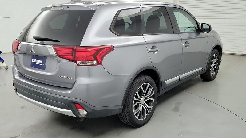 2017 Mitsubishi Outlander ES 5