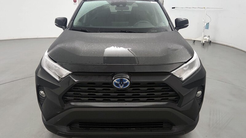 2020 Toyota RAV4 XLE 2