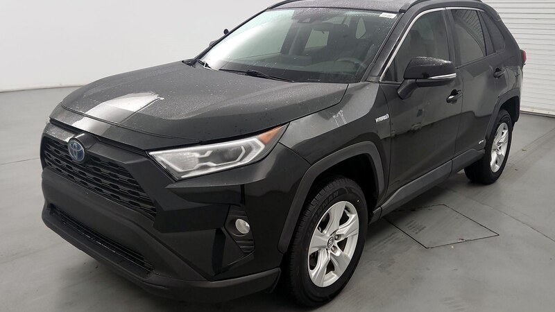 2020 Toyota RAV4 XLE 3