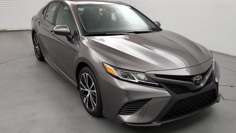 2020 Toyota Camry SE Hero Image