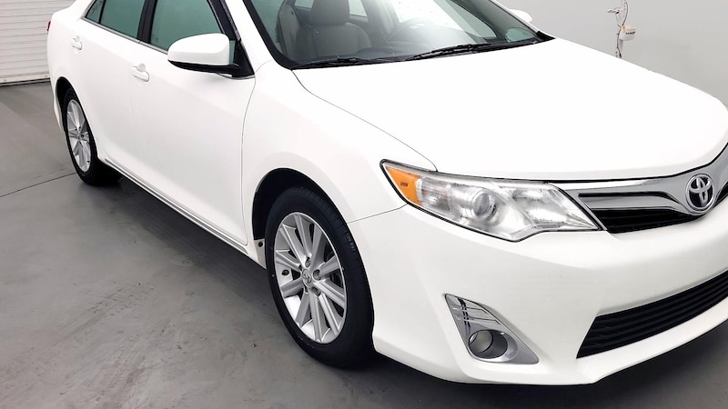 2014 Toyota Camry XLE Hero Image