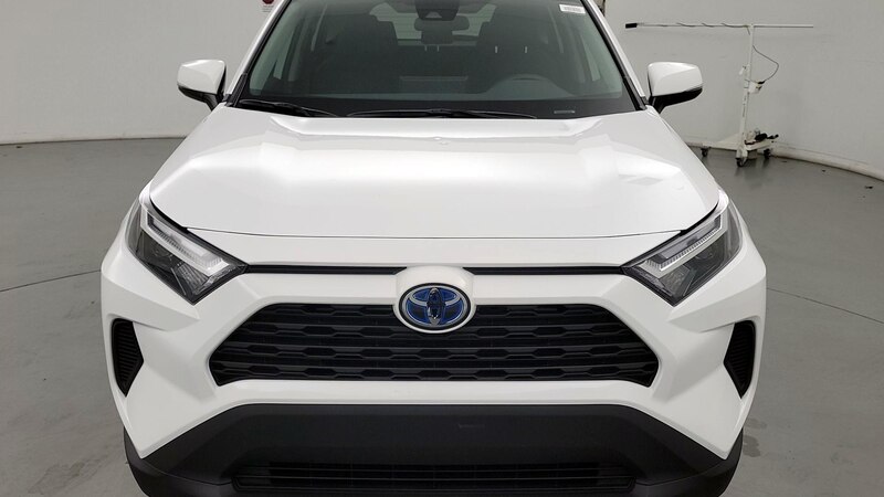 2024 Toyota RAV4 XLE 2